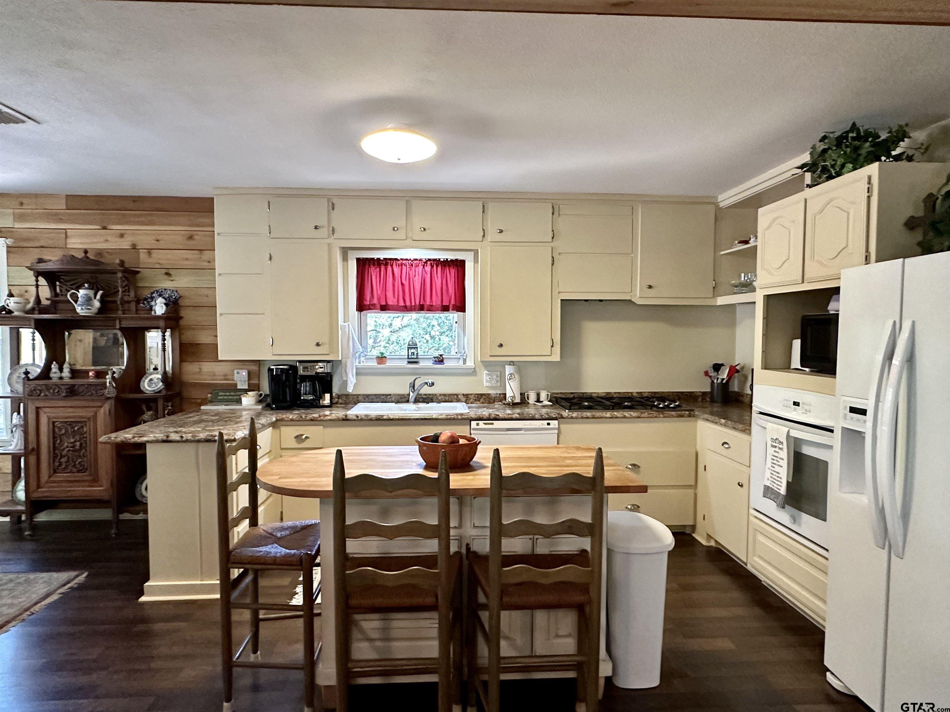 11955 Fm 724 Property Photo 10