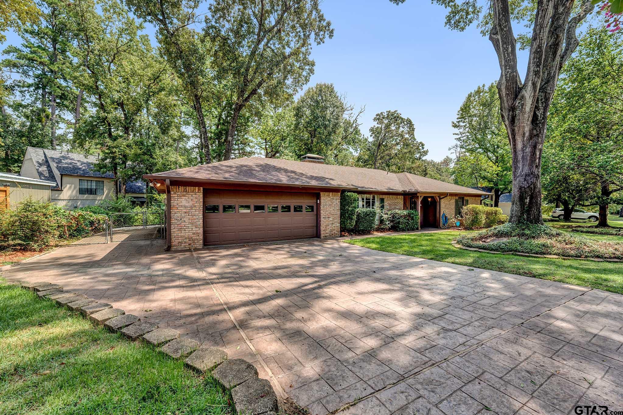 4816 Inverness Drive Property Photo 2