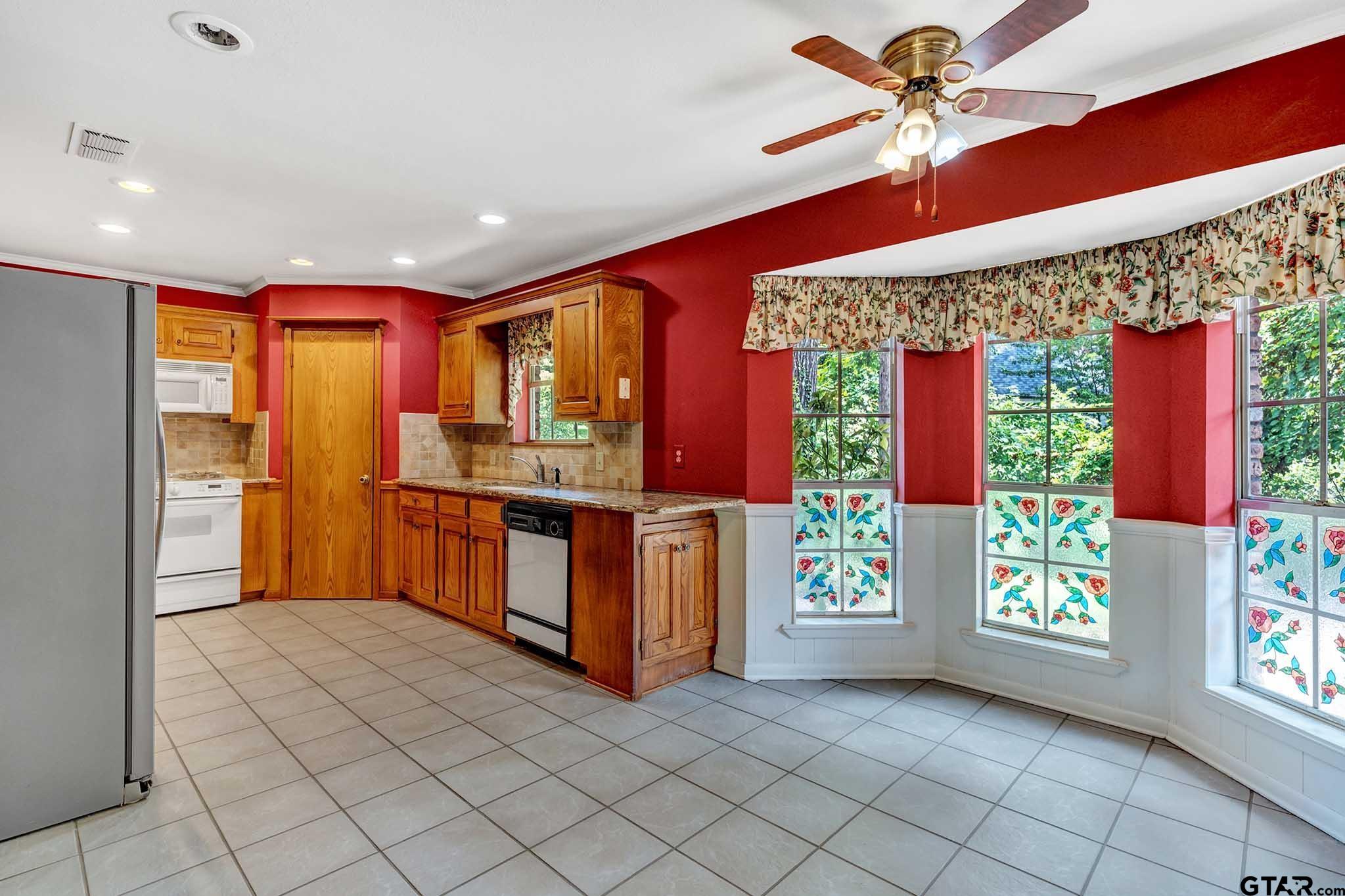 4816 Inverness Drive Property Photo 8