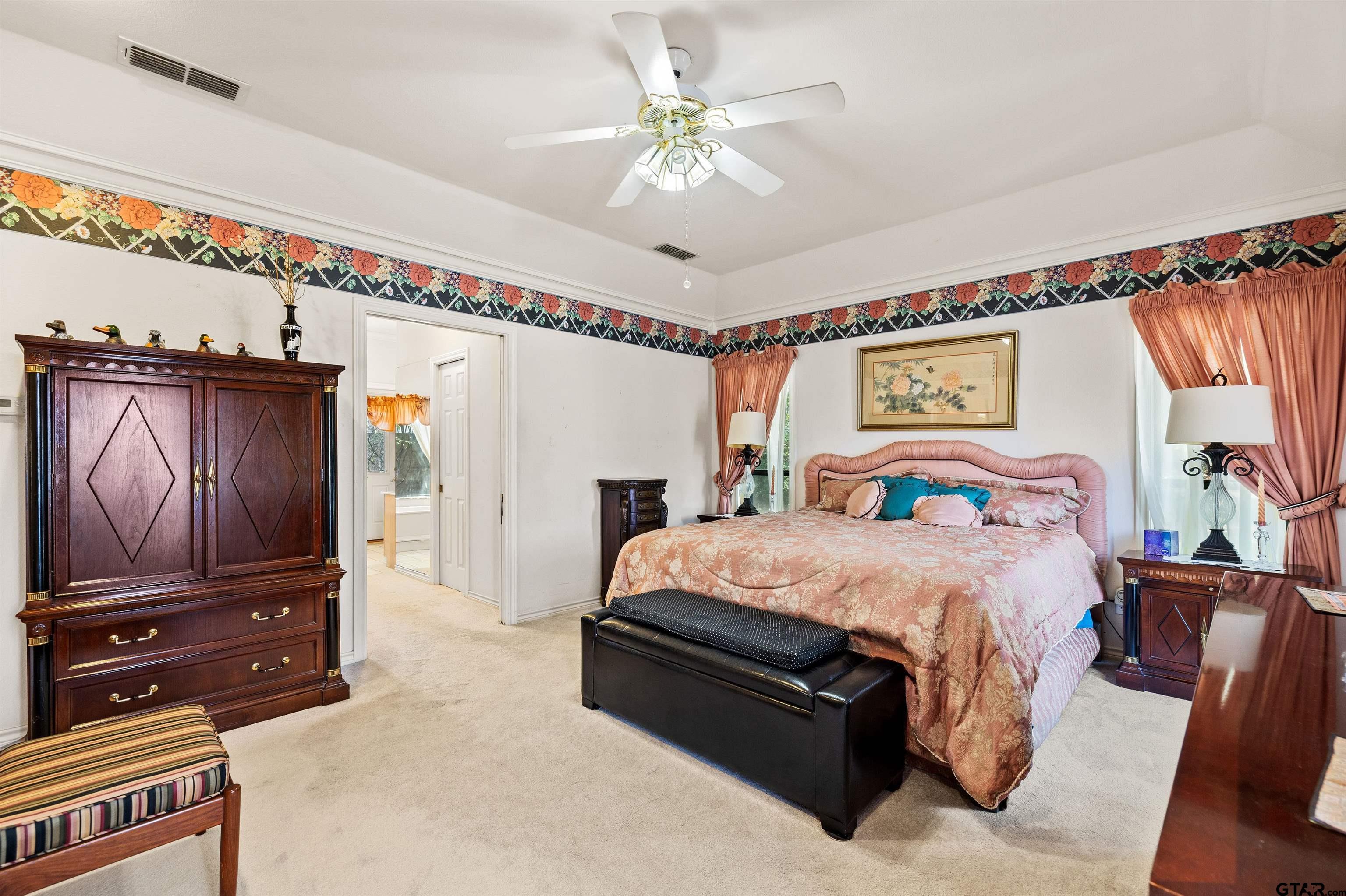 819 Ashford Ct. Property Photo 8
