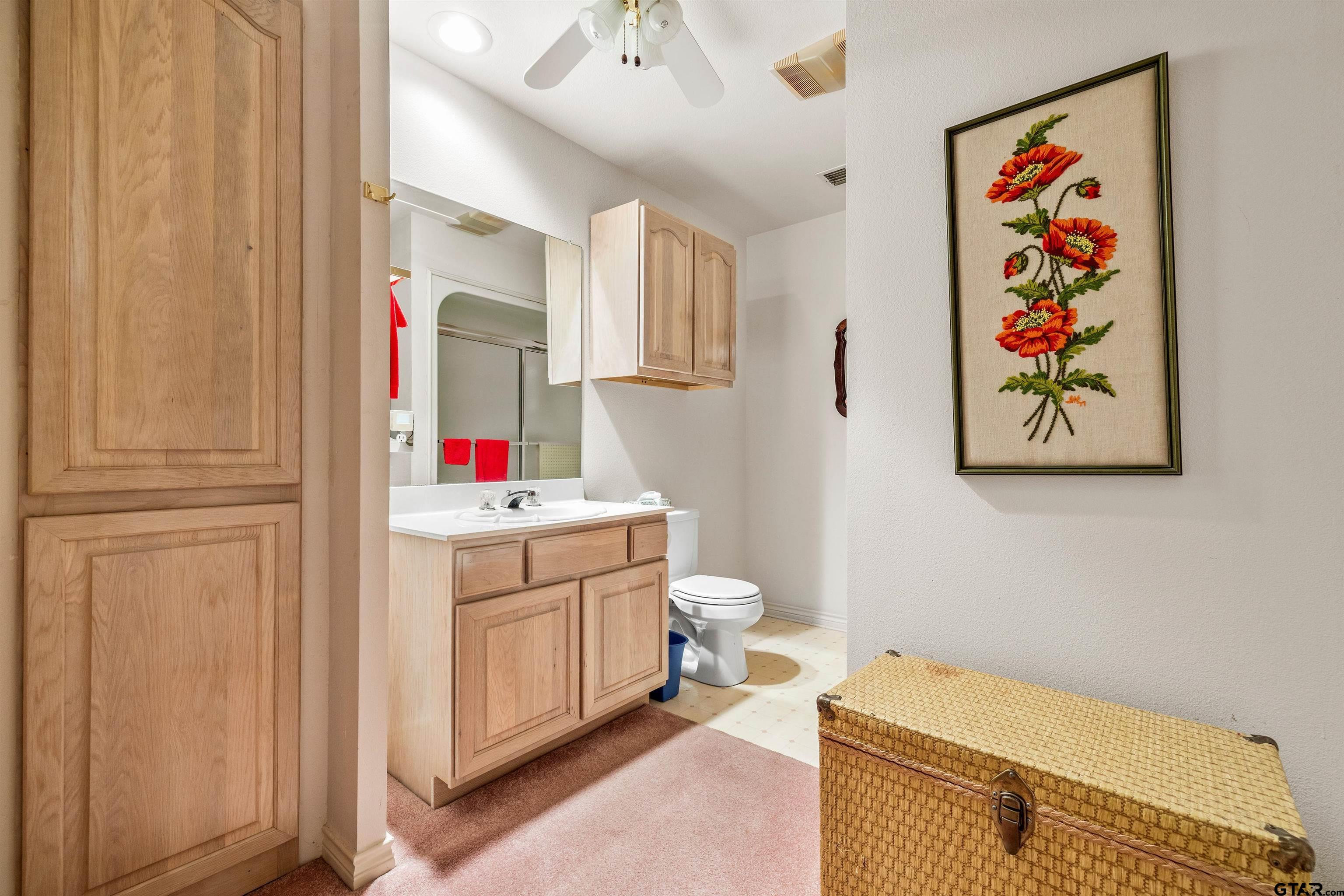 819 Ashford Ct. Property Photo 28