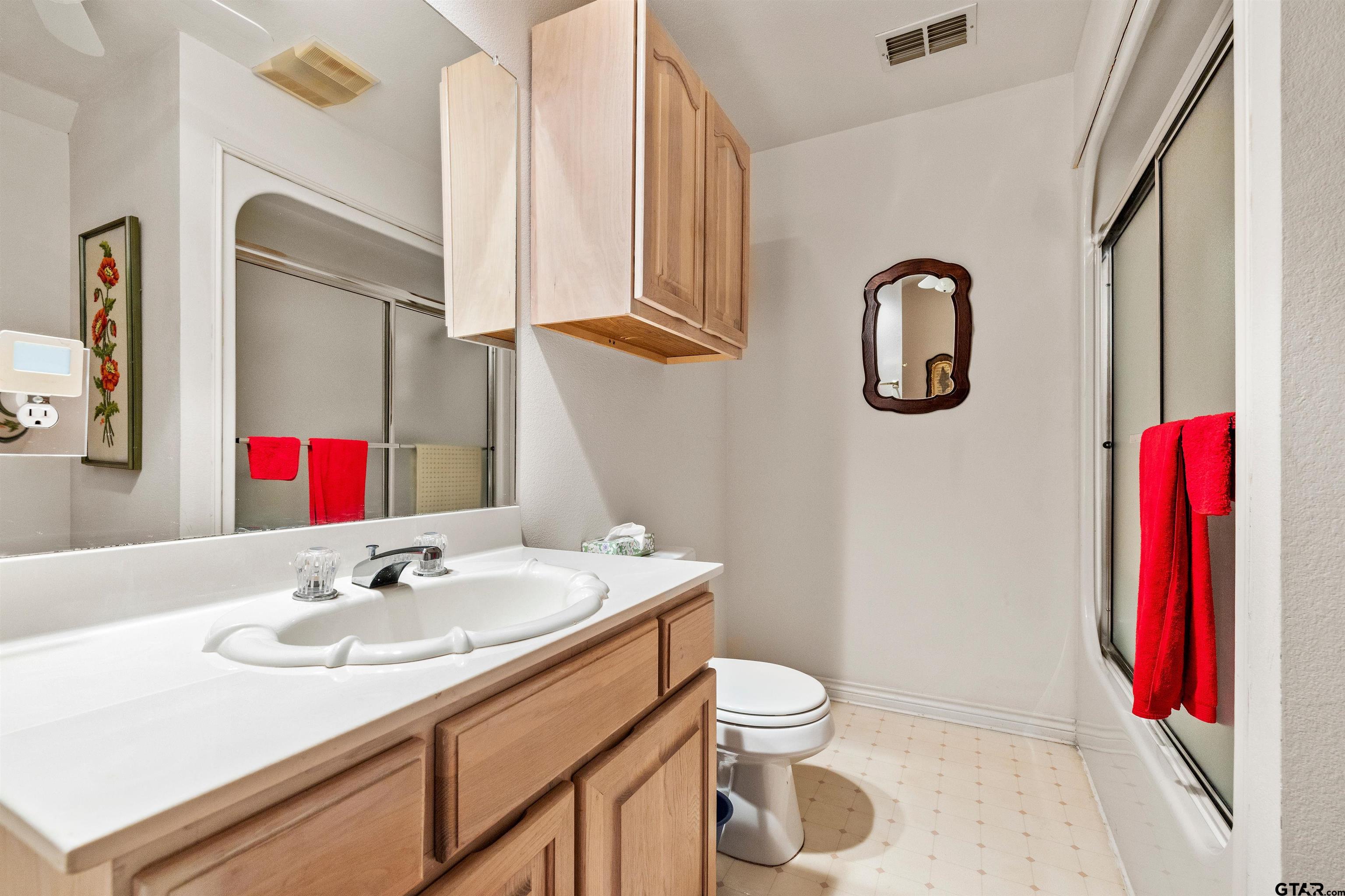 819 Ashford Ct. Property Photo 29