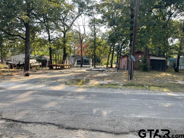 310 Private Road 7709 Property Photo 8