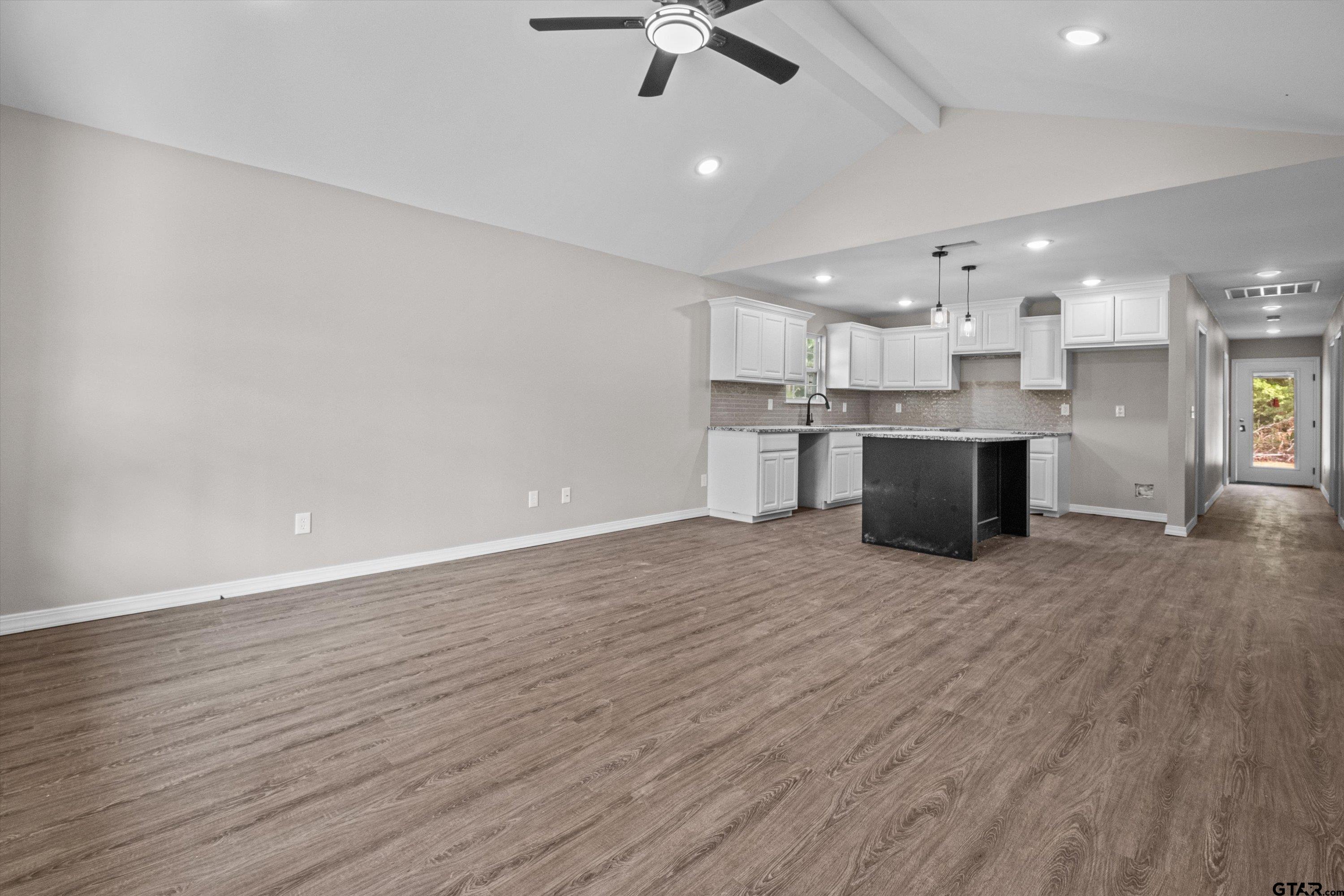 108 Jackson St Property Photo 4