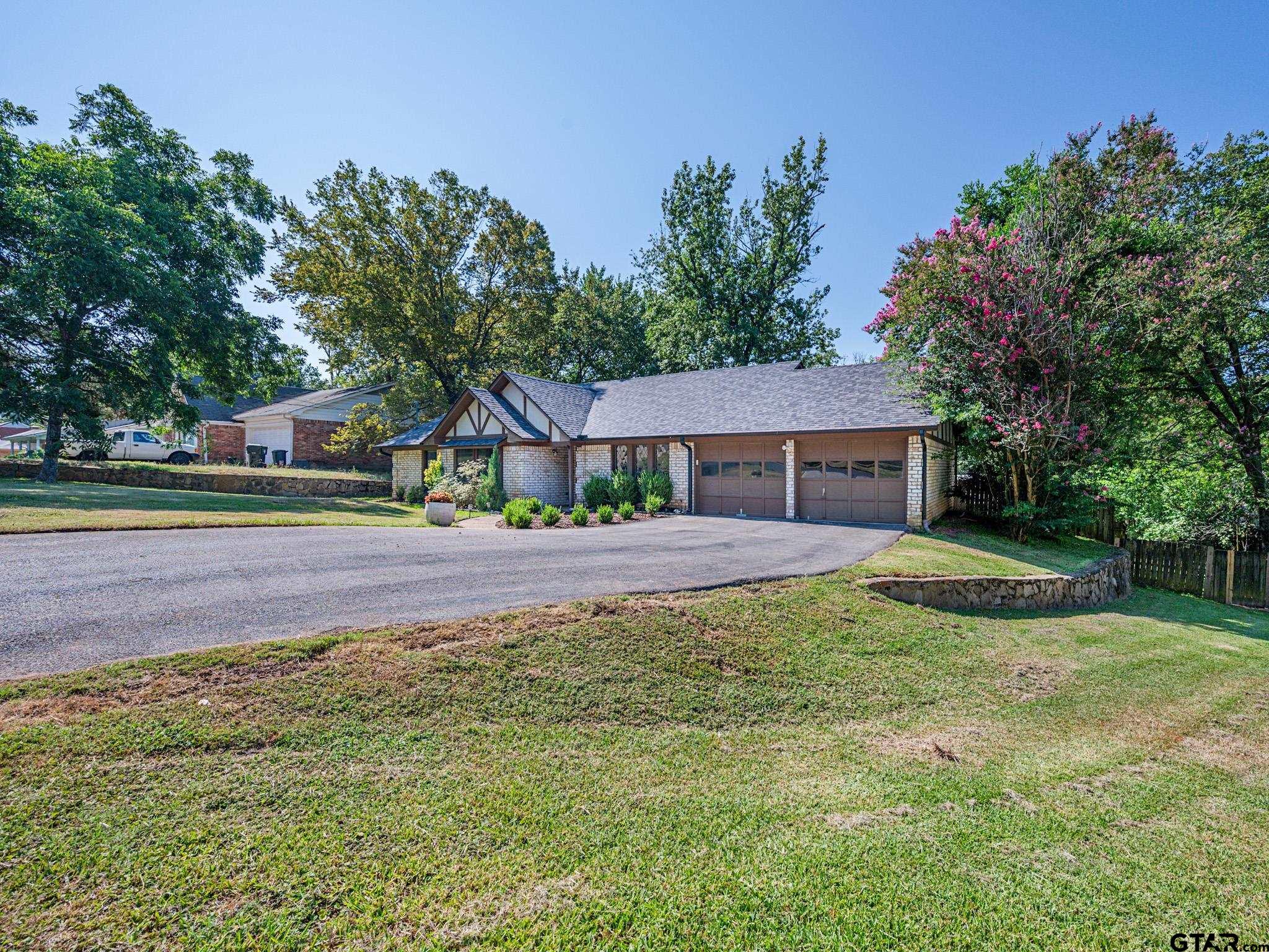 1717 Sequoia Dr Property Photo 1