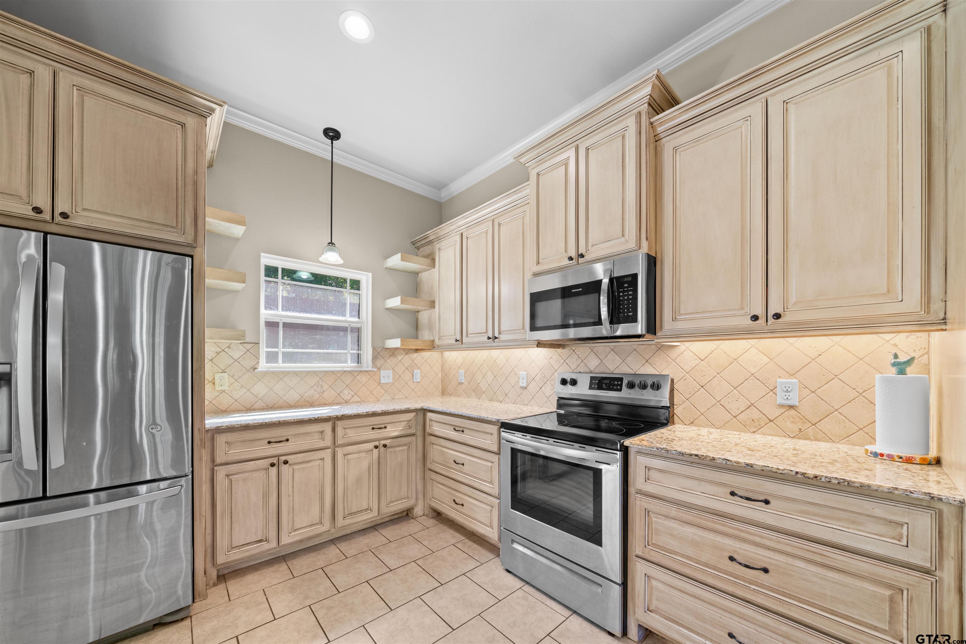 22238 Lime St Property Photo 10
