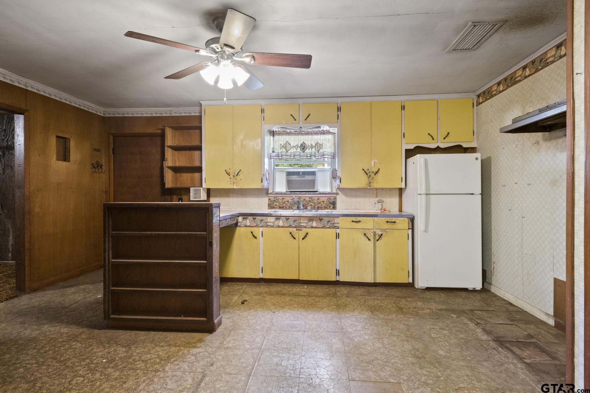 98 County Road 2873 Property Photo 8