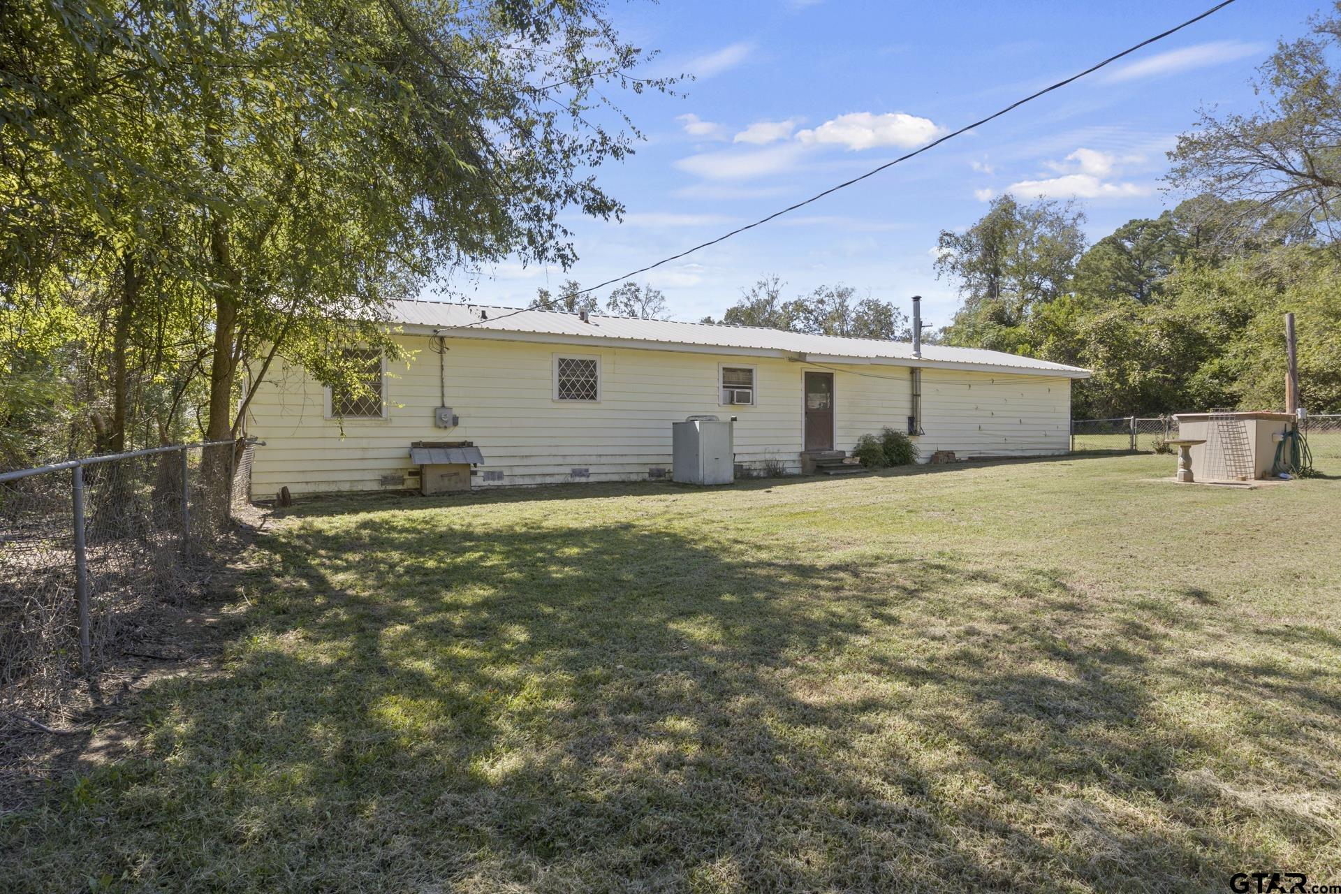 98 County Road 2873 Property Photo 23