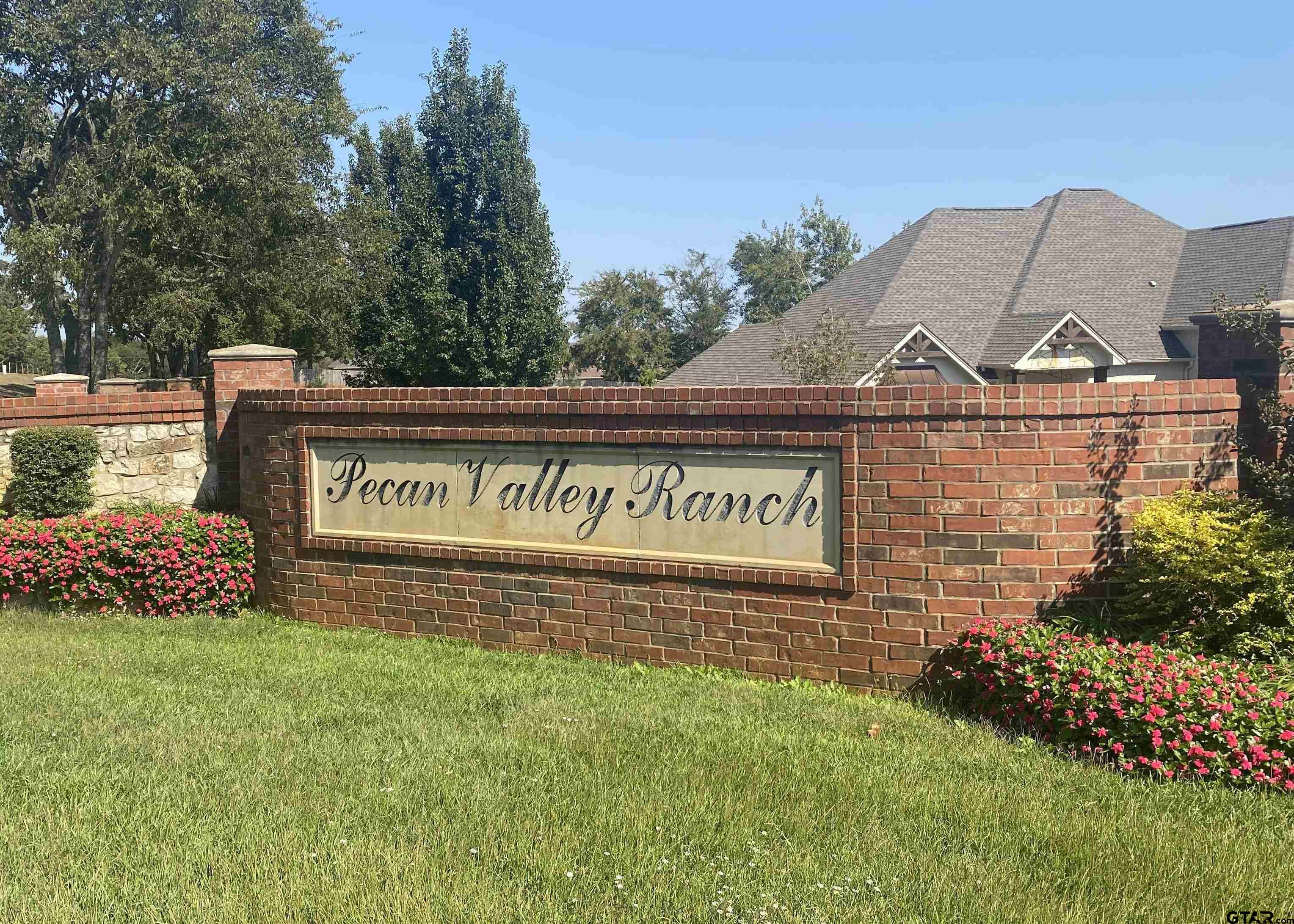 128 Lake Lou Ella Dr Property Photo 1