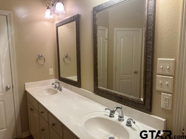 652 Princess Place Property Photo 8