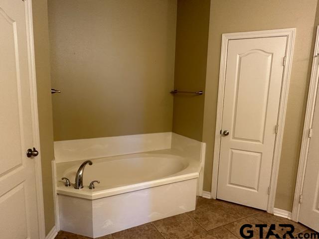 652 Princess Place Property Photo 10