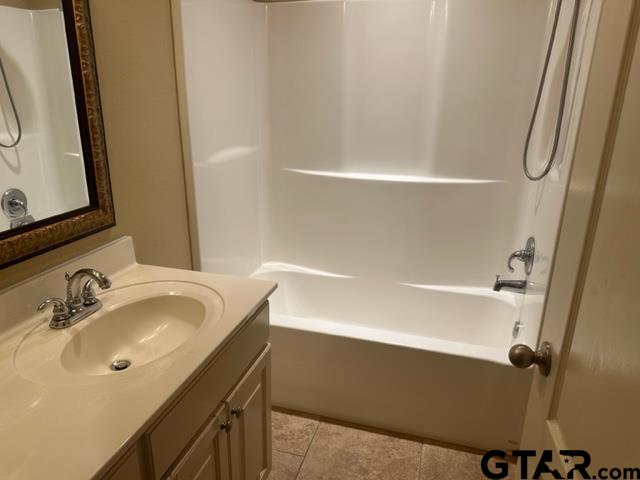 652 Princess Place Property Photo 13