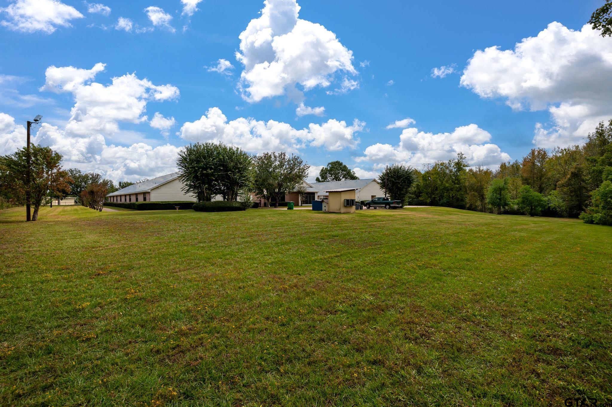 1154 E Loop 304 Property Photo 46