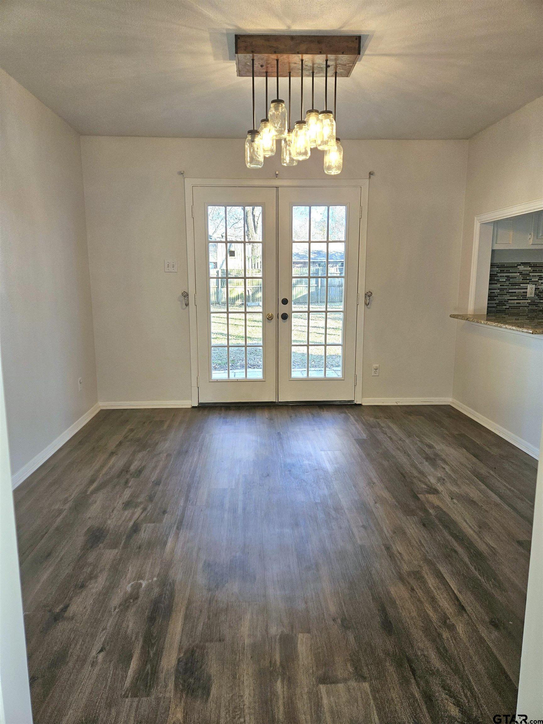 10889 Cr 1282 Property Photo 1