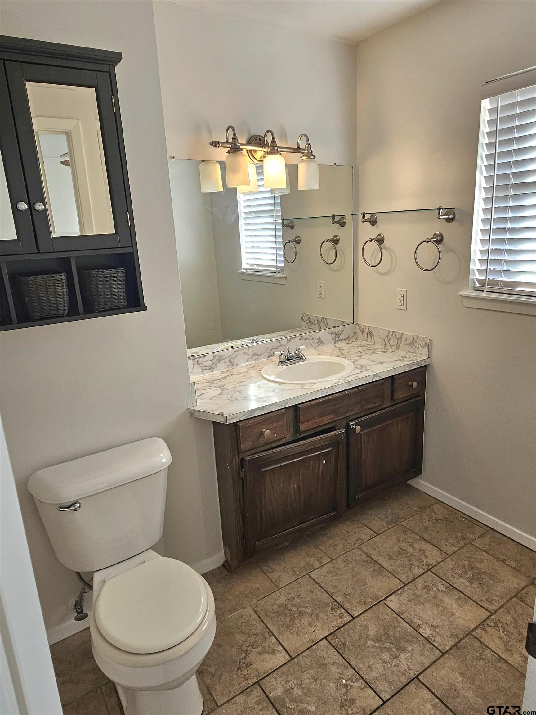 10889 Cr 1282 Property Photo 9