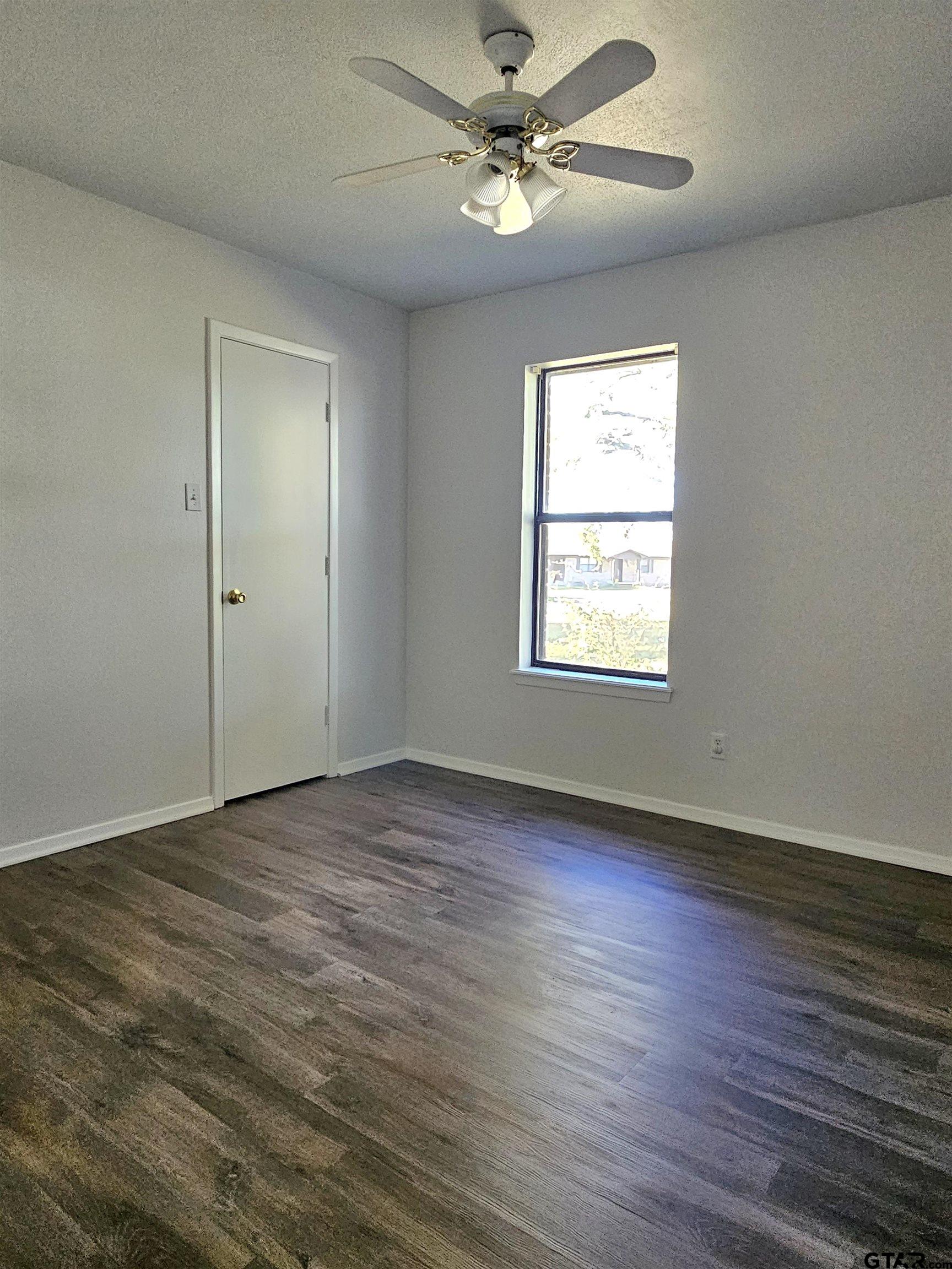 10889 Cr 1282 Property Photo 10