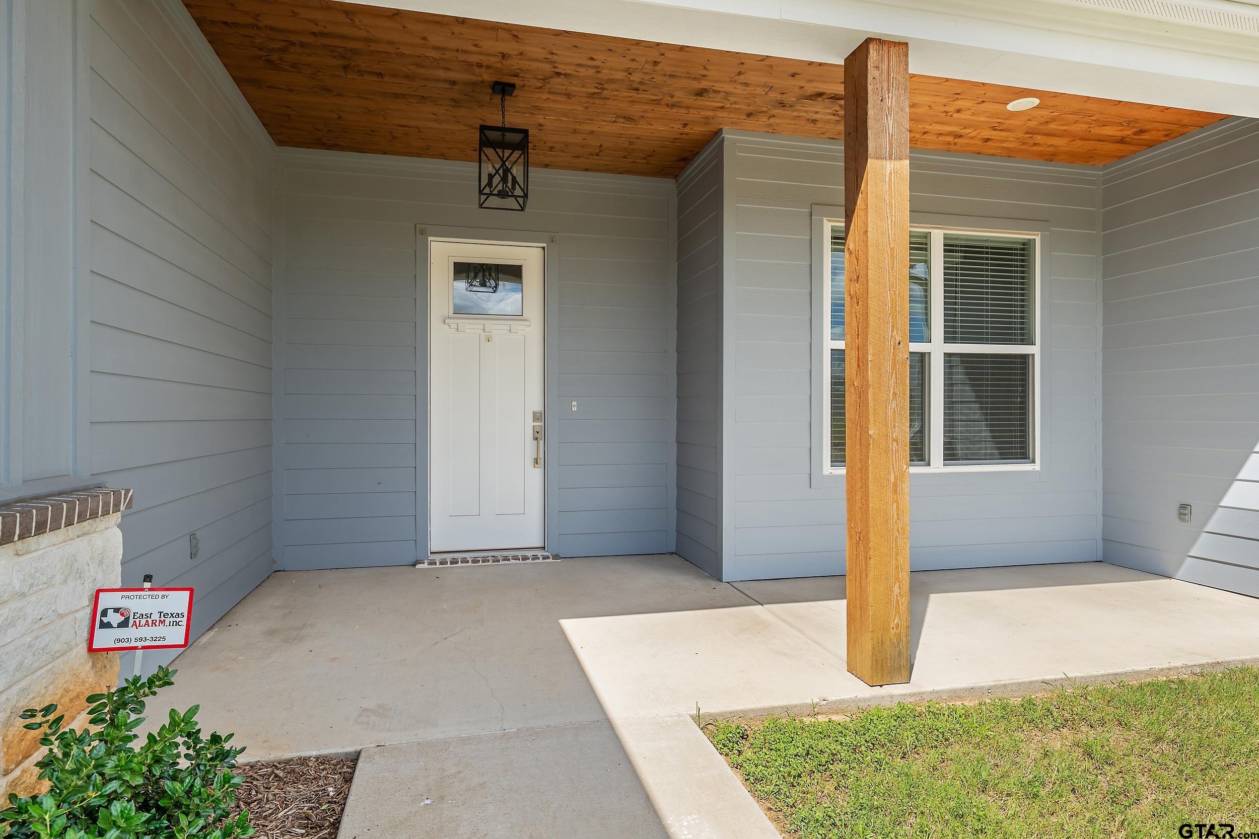 353 Sides Blvd Property Photo 6