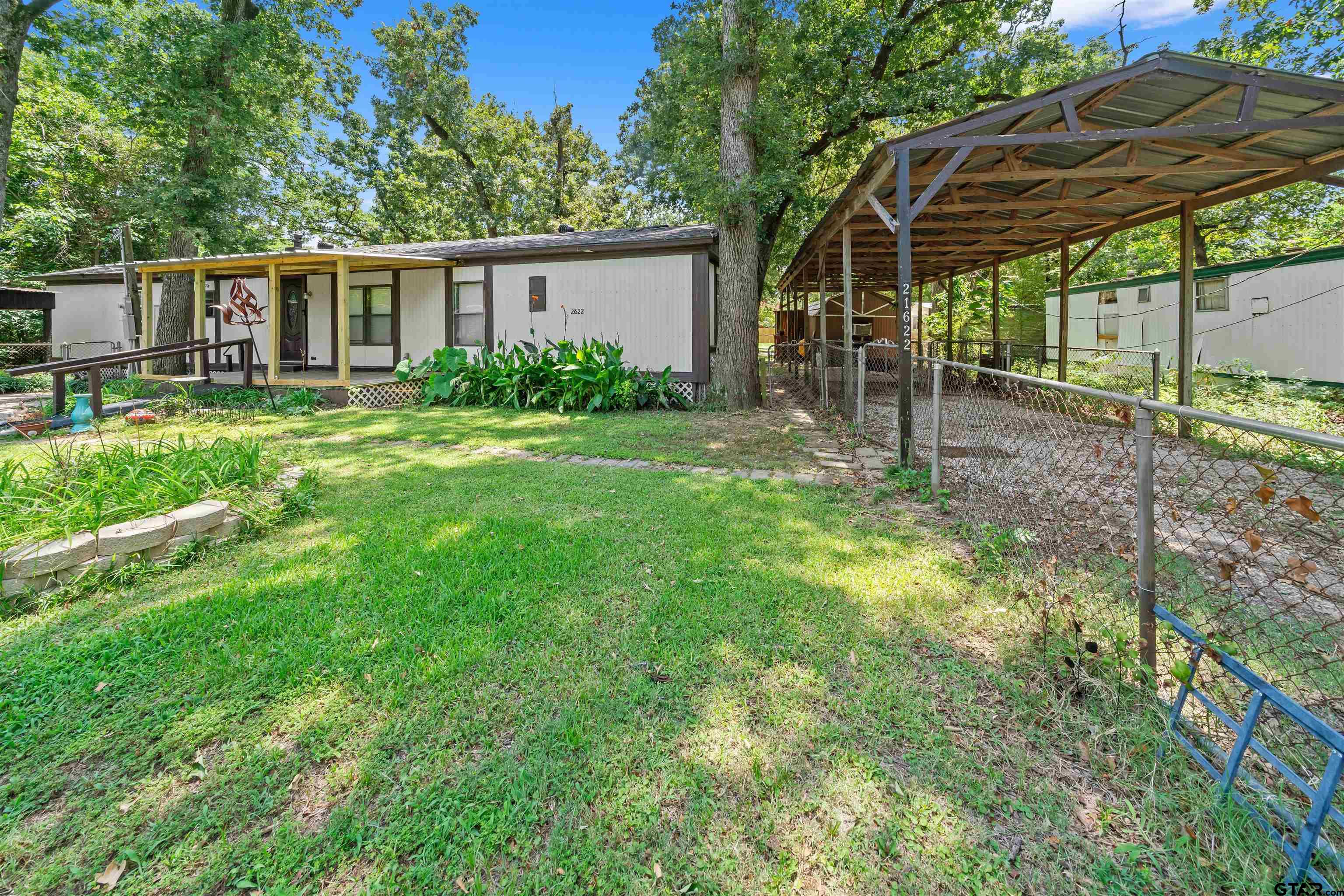 21622 Ravenwood Dr. Property Photo 3