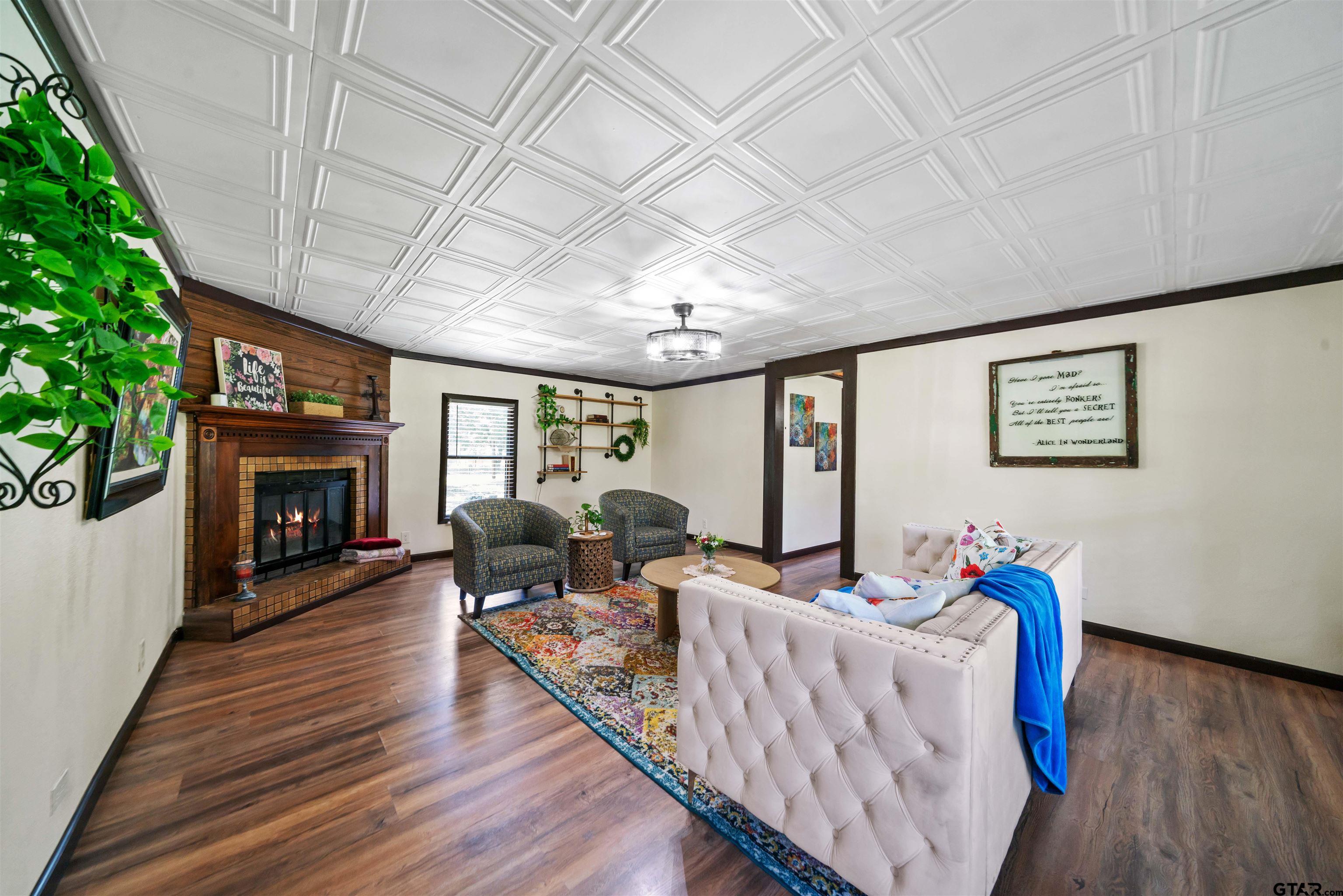 21622 Ravenwood Dr. Property Photo 4