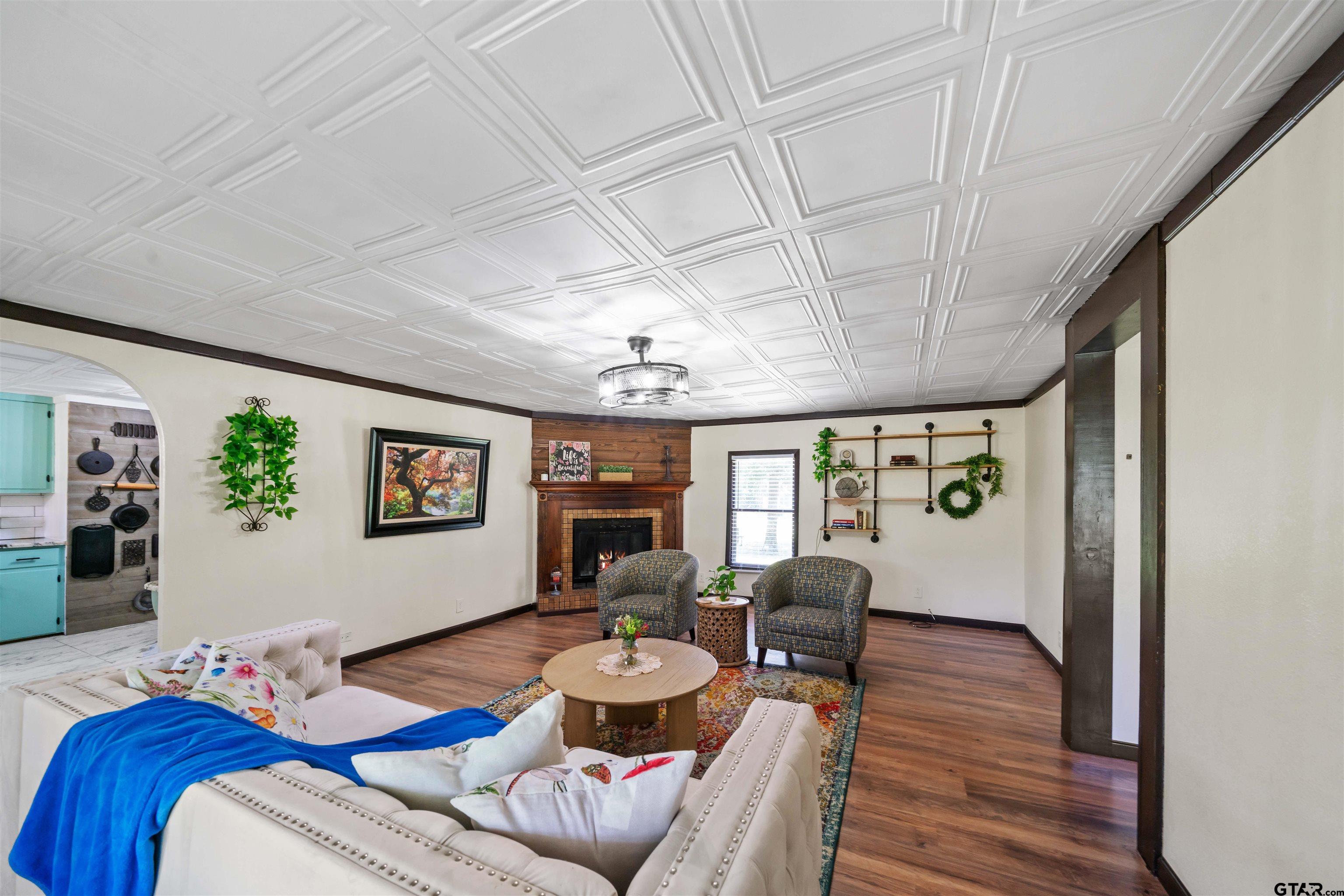 21622 Ravenwood Dr. Property Photo 5