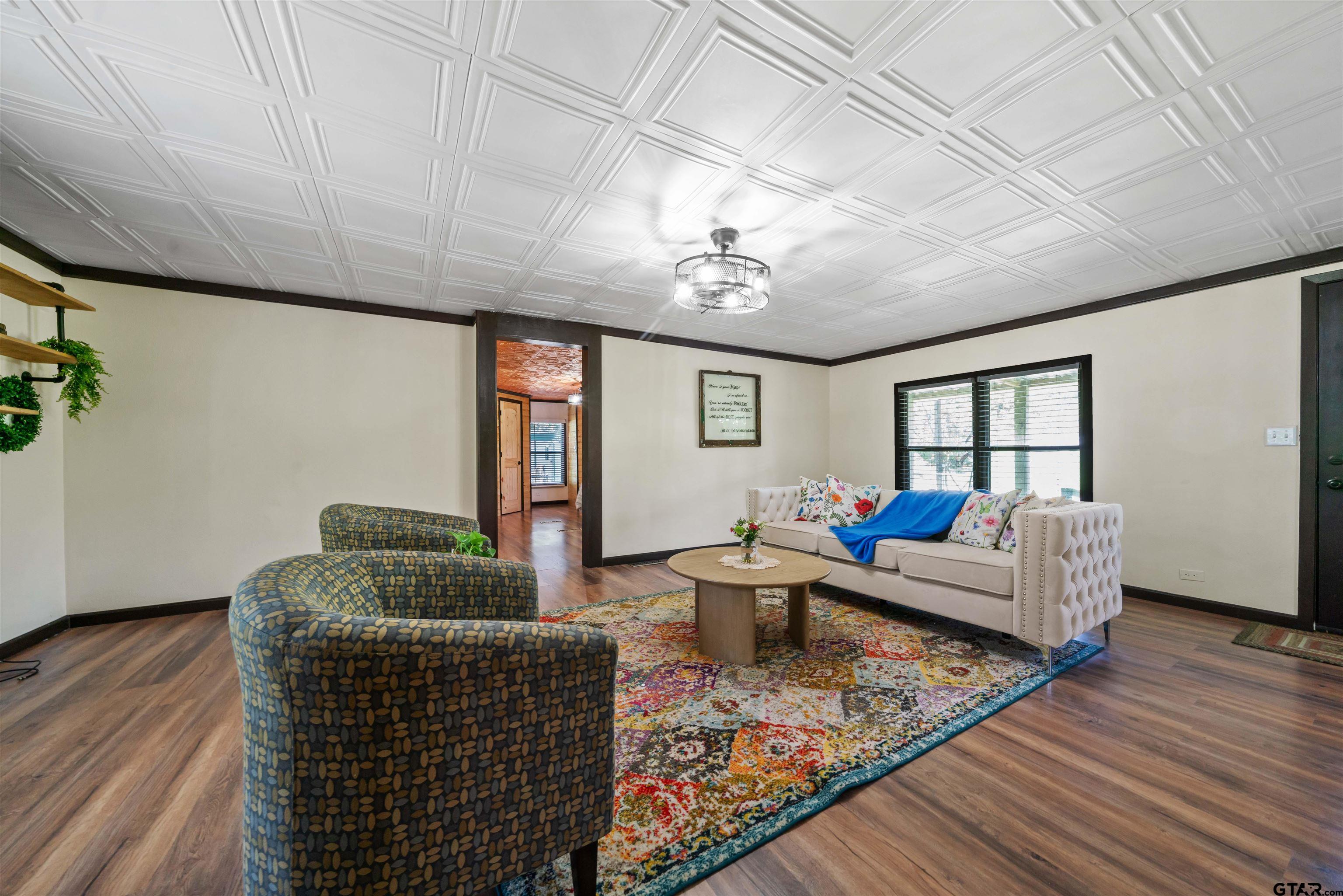 21622 Ravenwood Dr. Property Photo 6