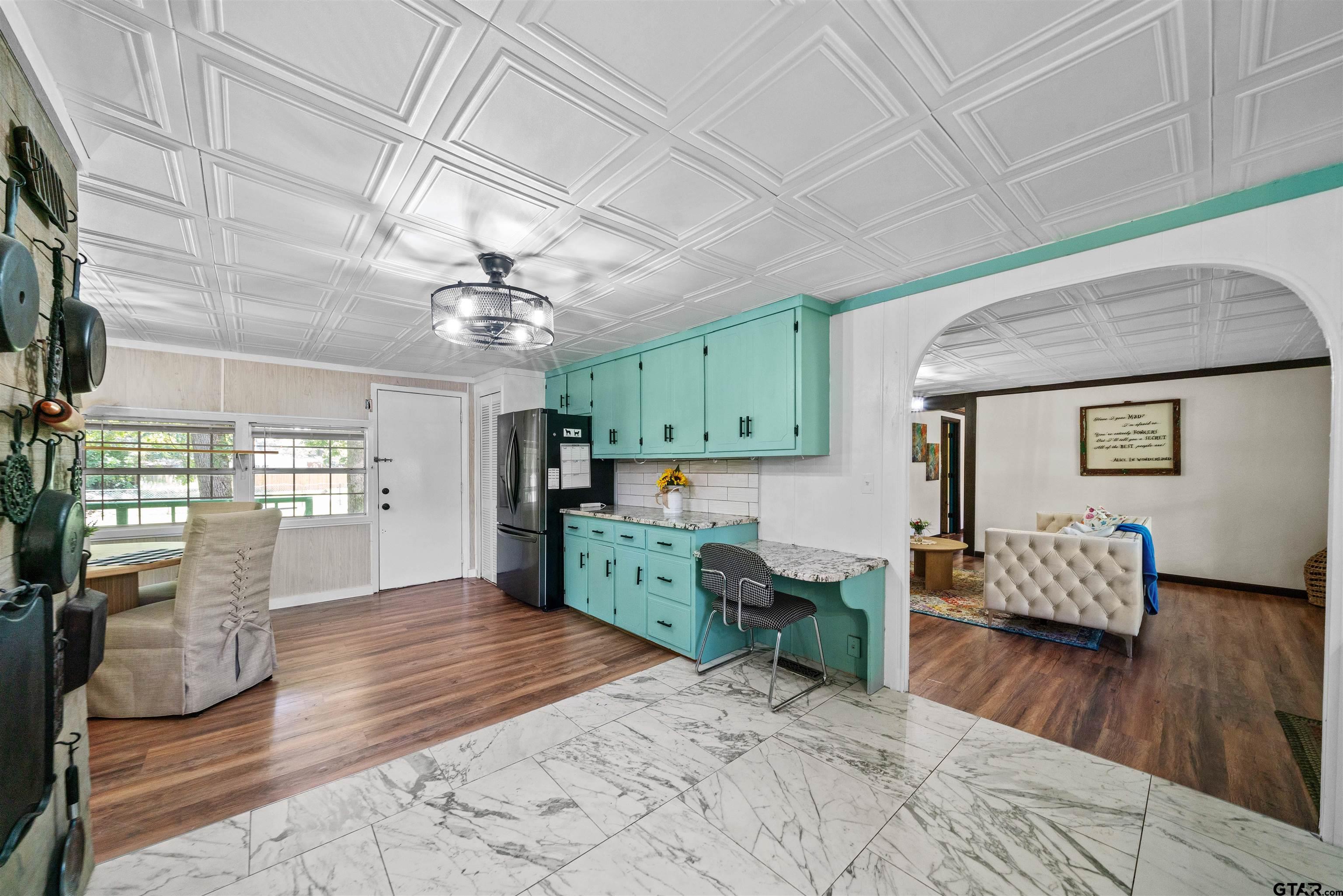 21622 Ravenwood Dr. Property Photo 7