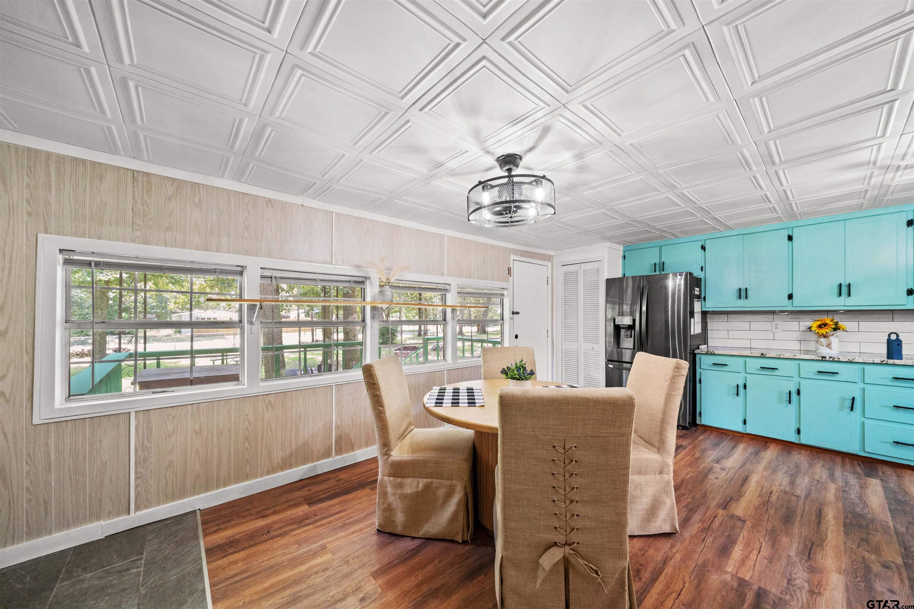 21622 Ravenwood Dr. Property Photo 9