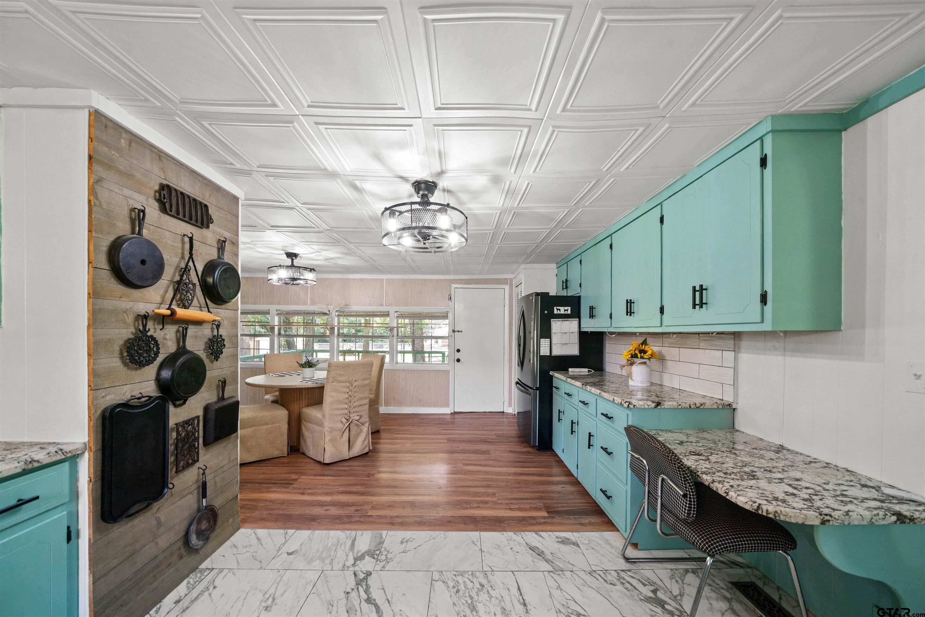 21622 Ravenwood Dr. Property Photo 11