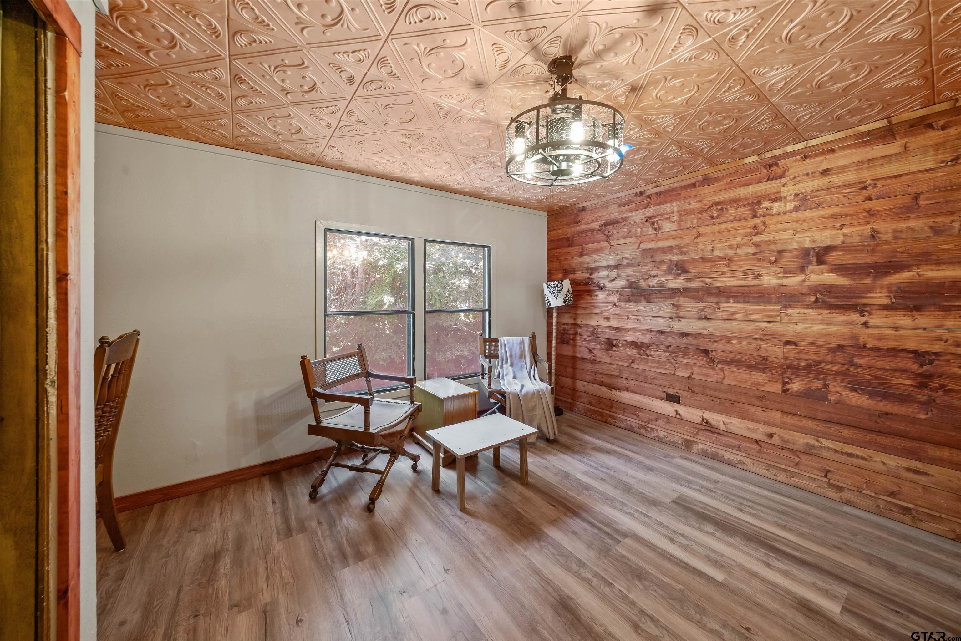 21622 Ravenwood Dr. Property Photo 15