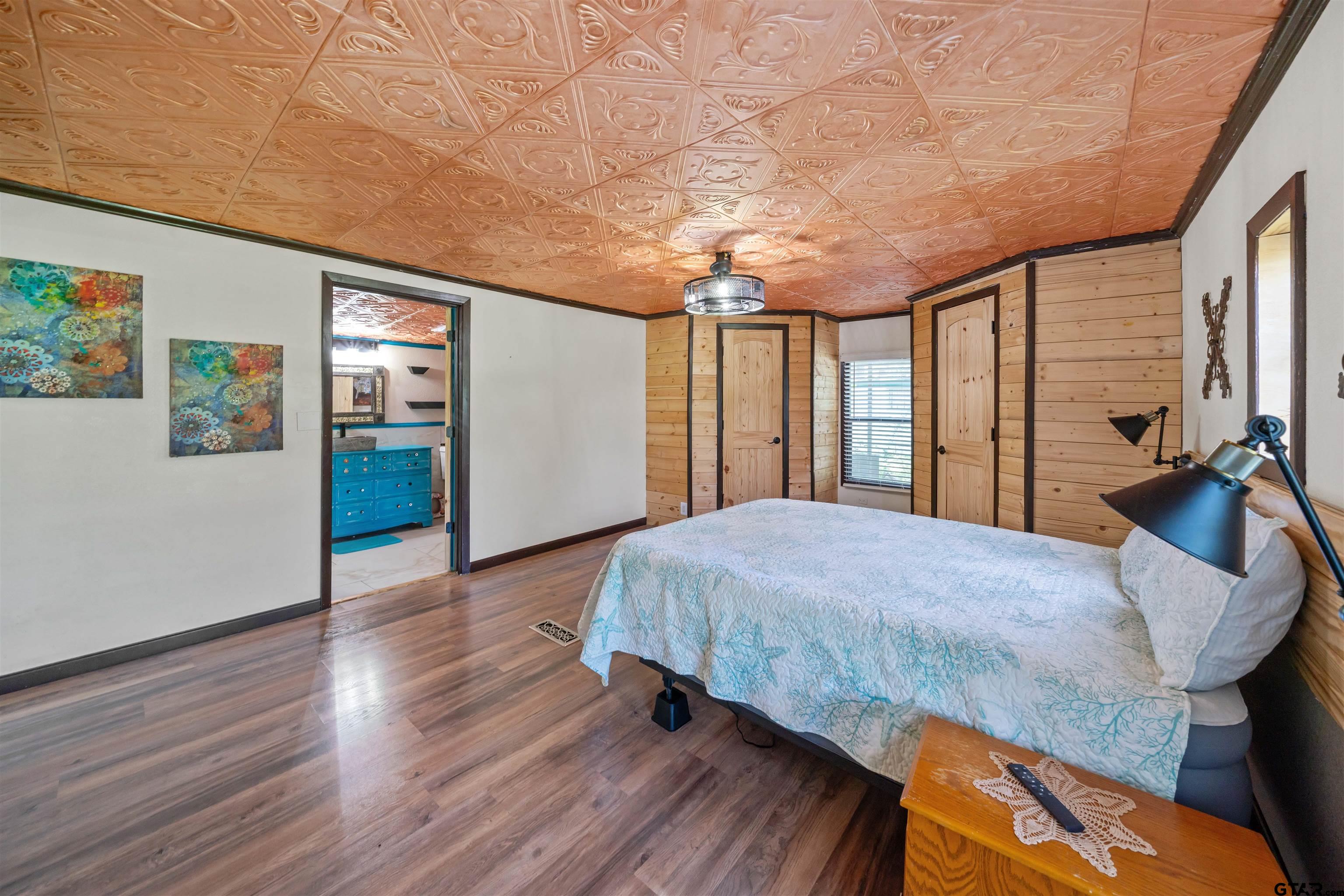 21622 Ravenwood Dr. Property Photo 21