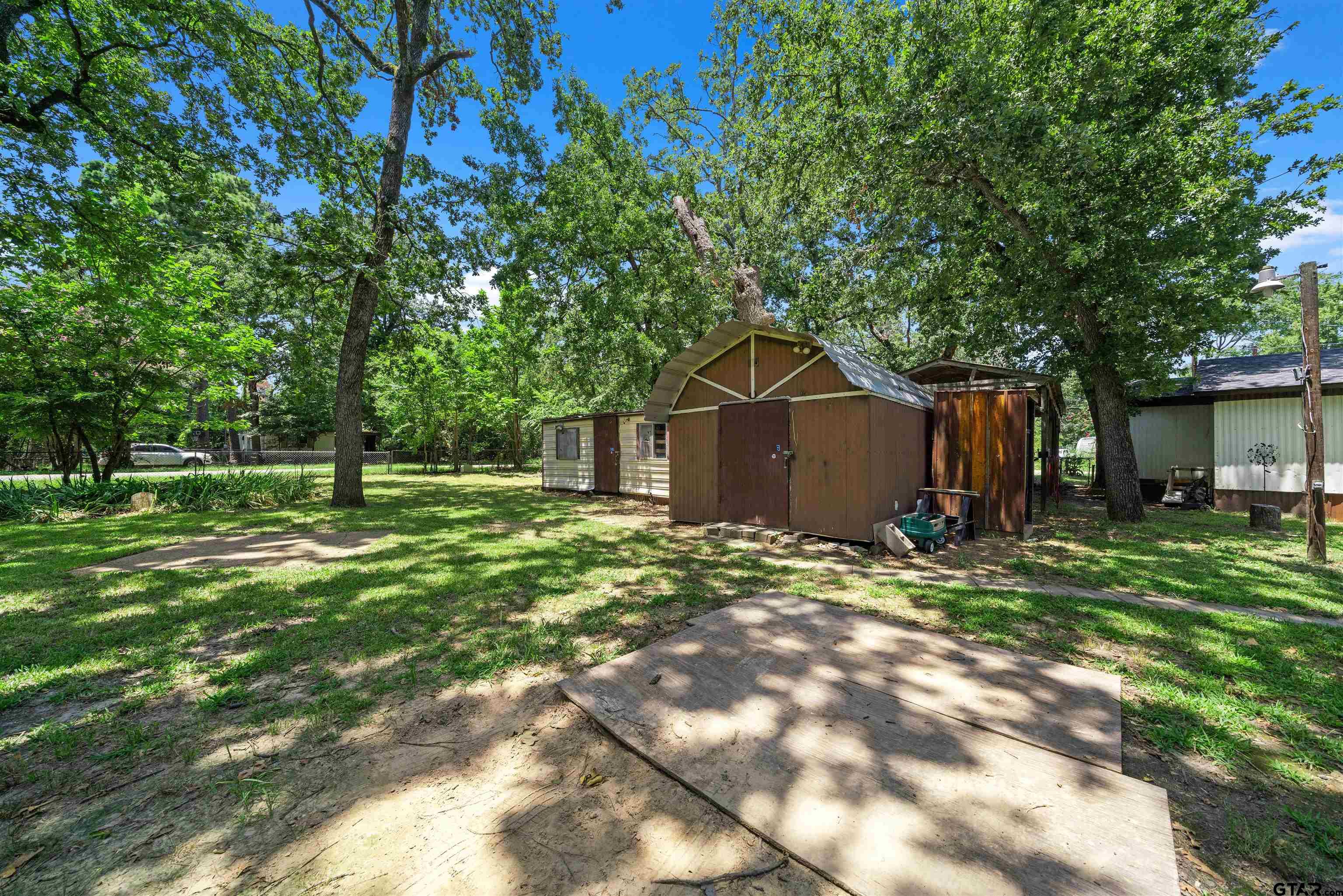 21622 Ravenwood Dr. Property Photo 28