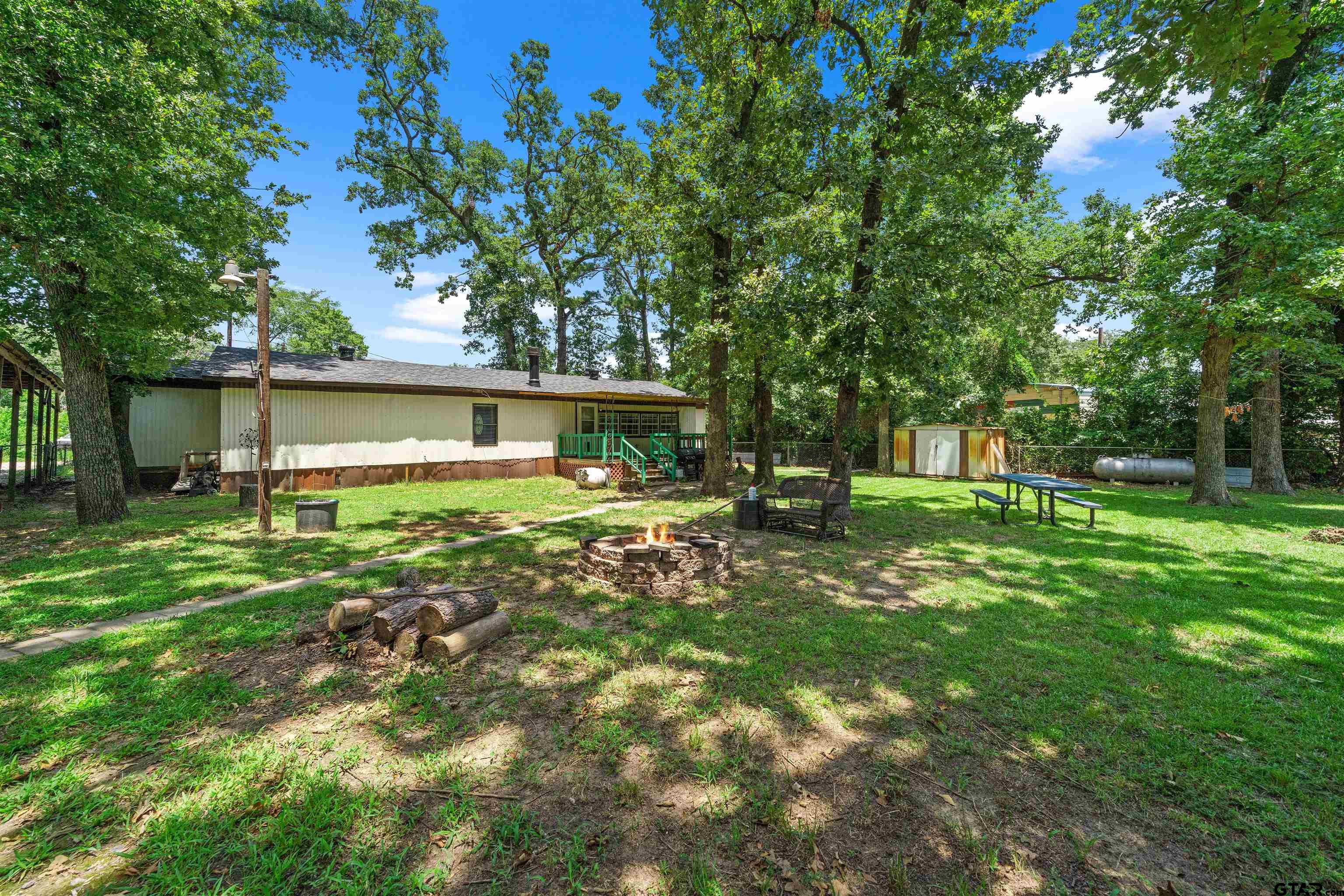 21622 Ravenwood Dr. Property Photo 29