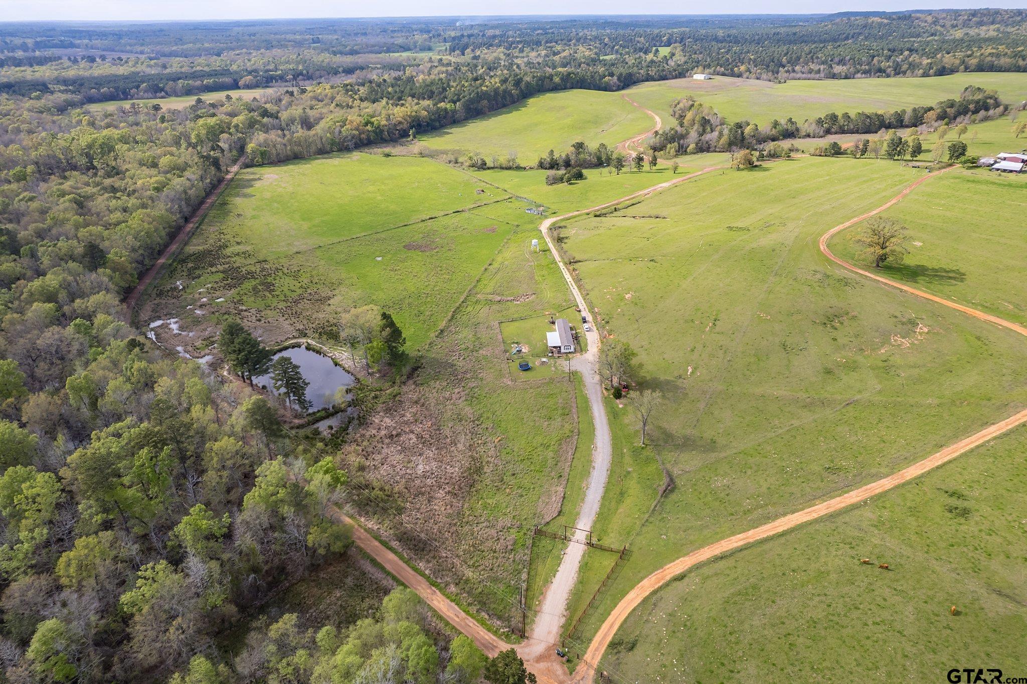 1600 Crocus Rd Property Photo 1