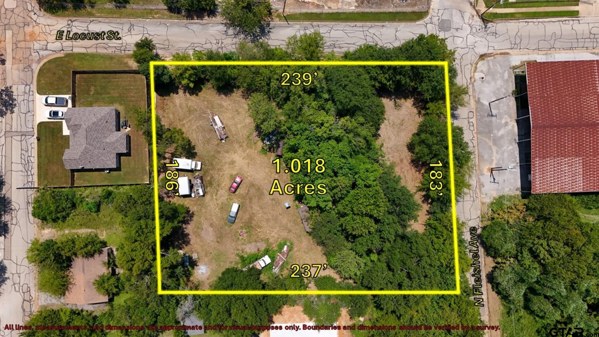 1104 E Locust Property Photo 1