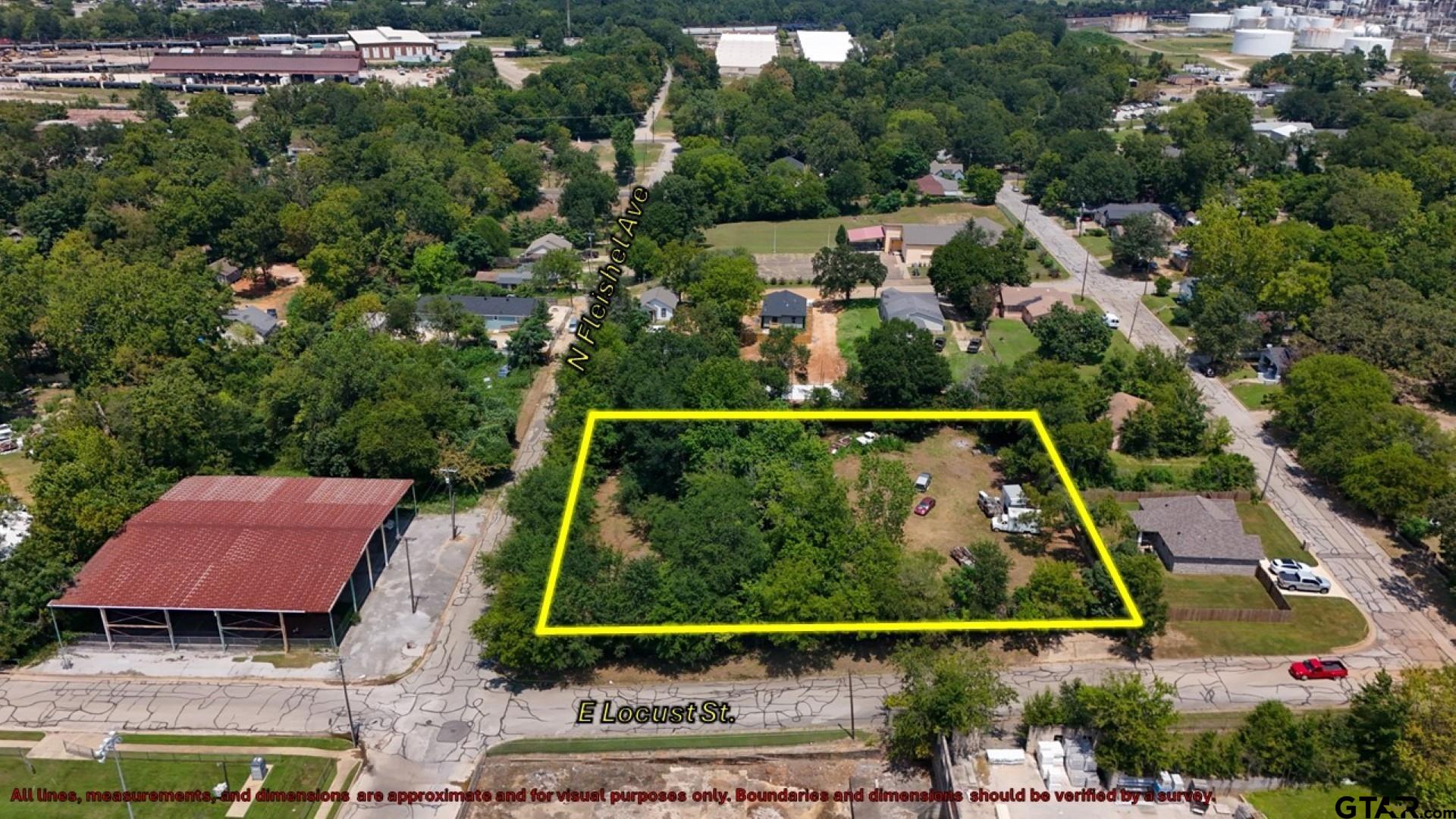 1104 E Locust Property Photo 11