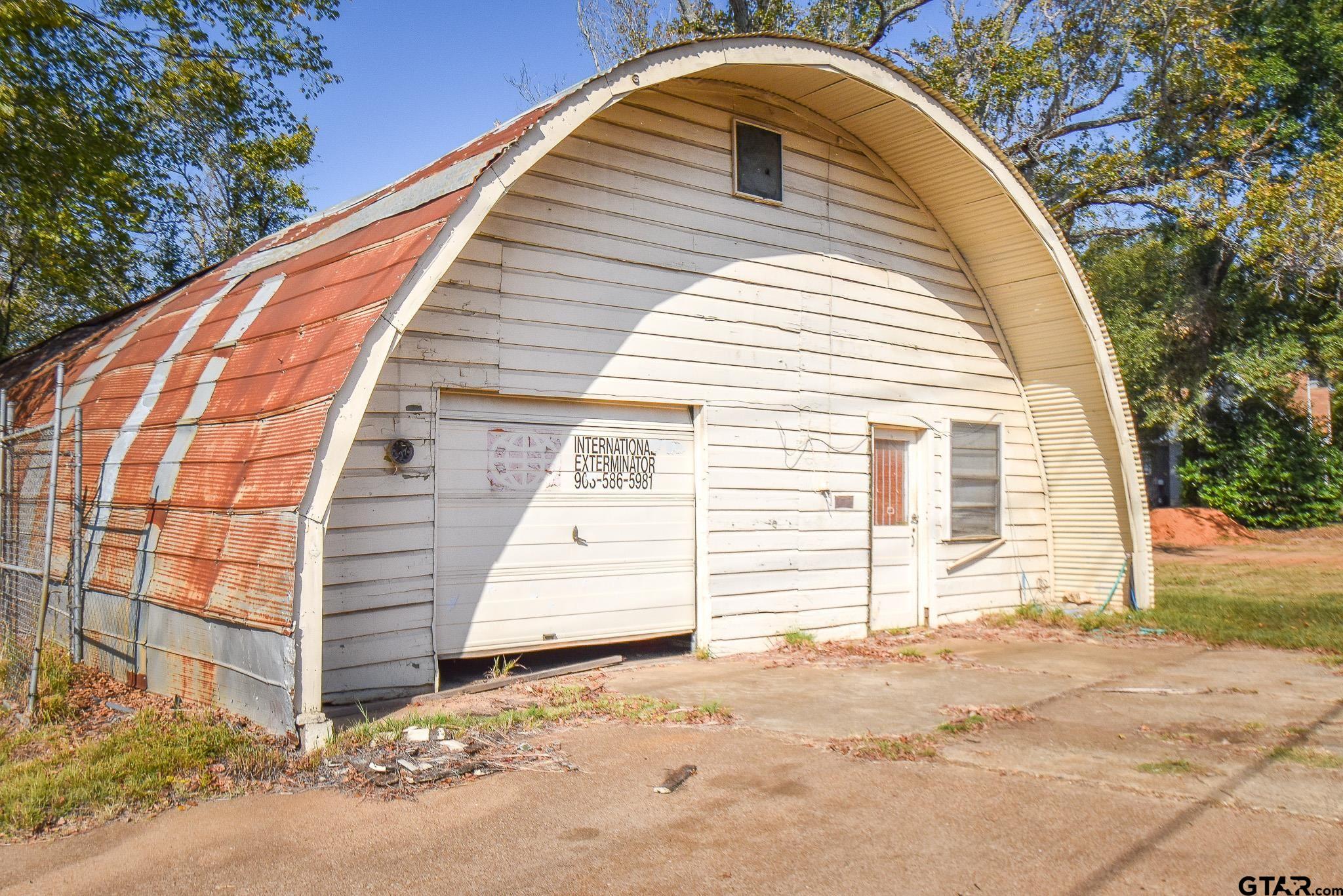 1132 W Rusk St Property Photo 2