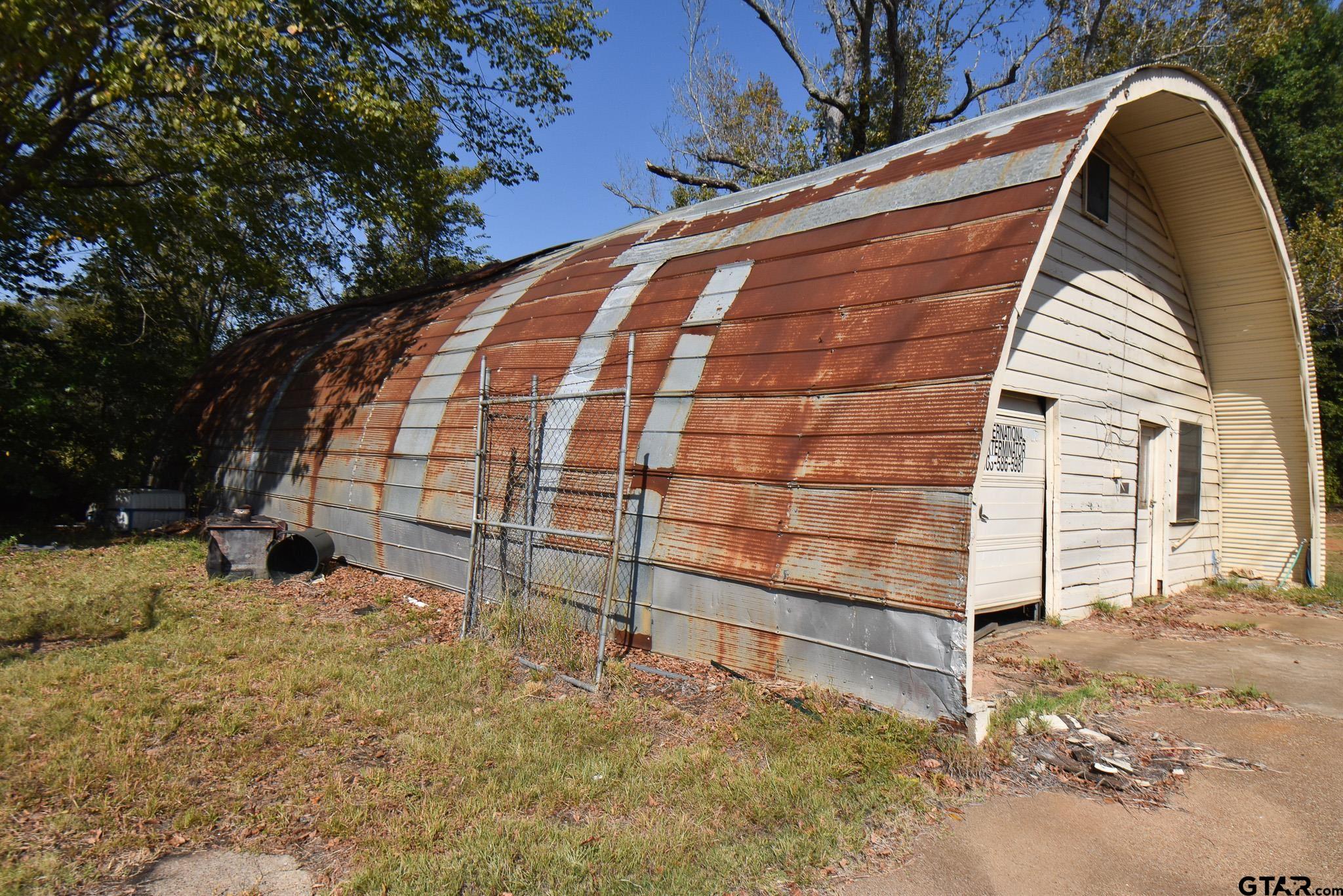1132 W Rusk St Property Photo 3