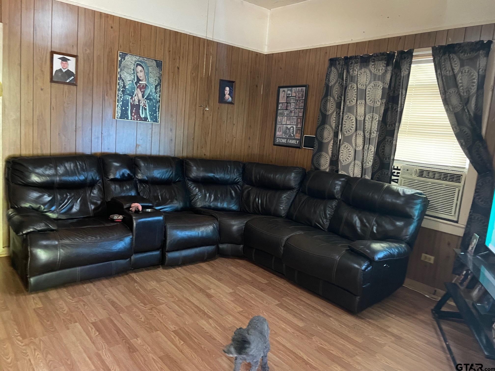 703 E Terrell Property Photo 4