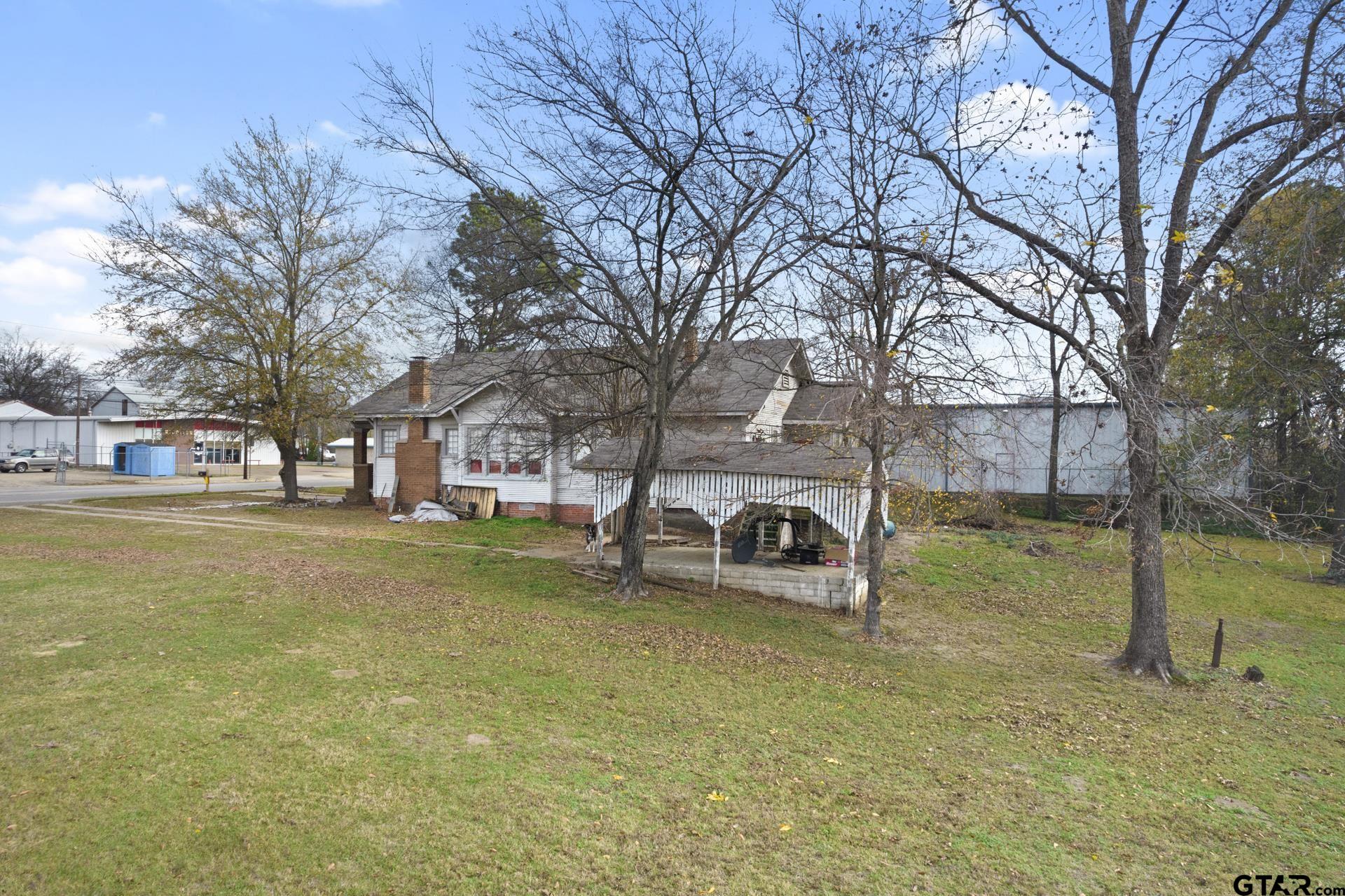 1107 W 1st Property Photo 8