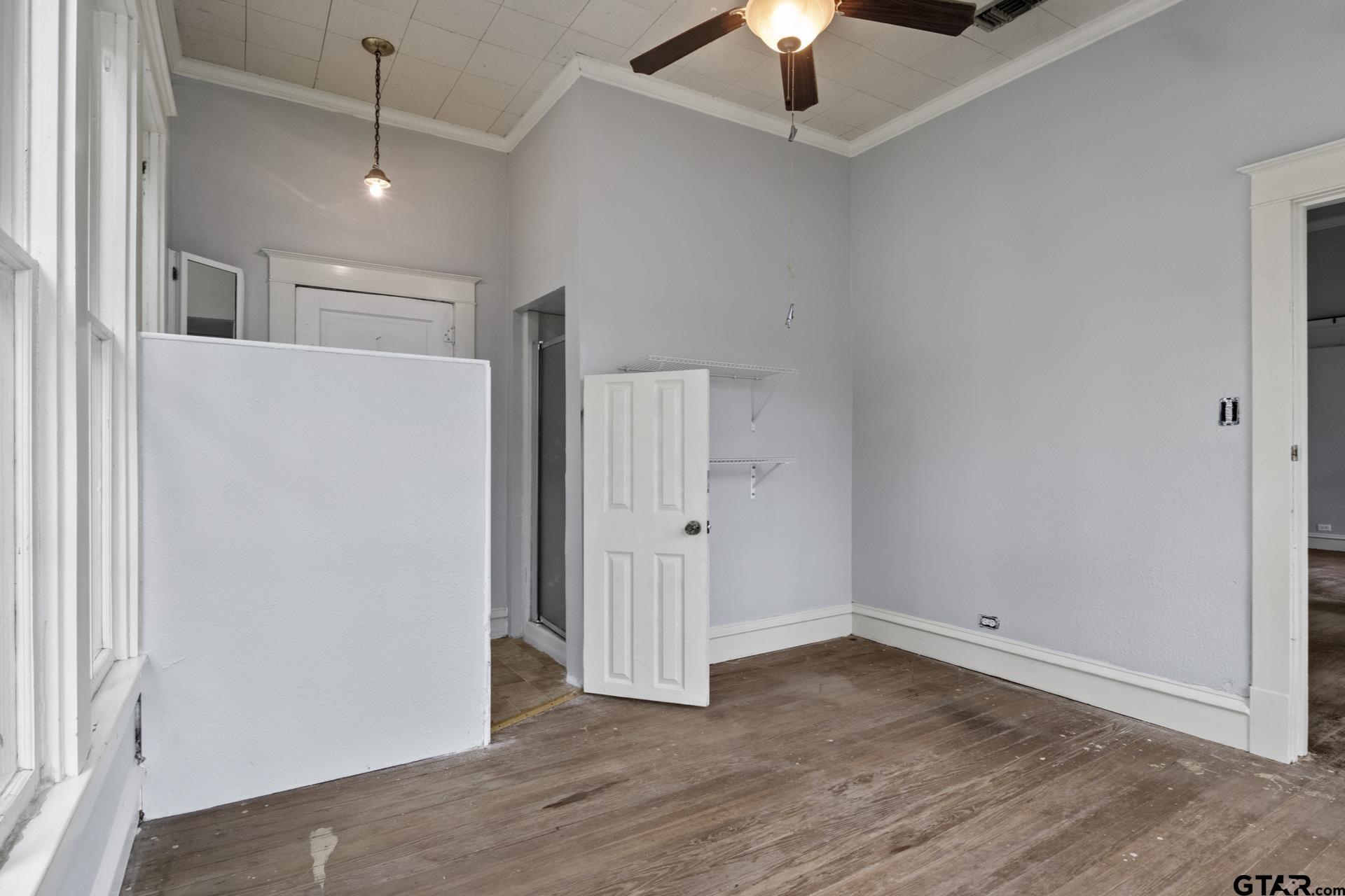 1107 W 1st Property Photo 36