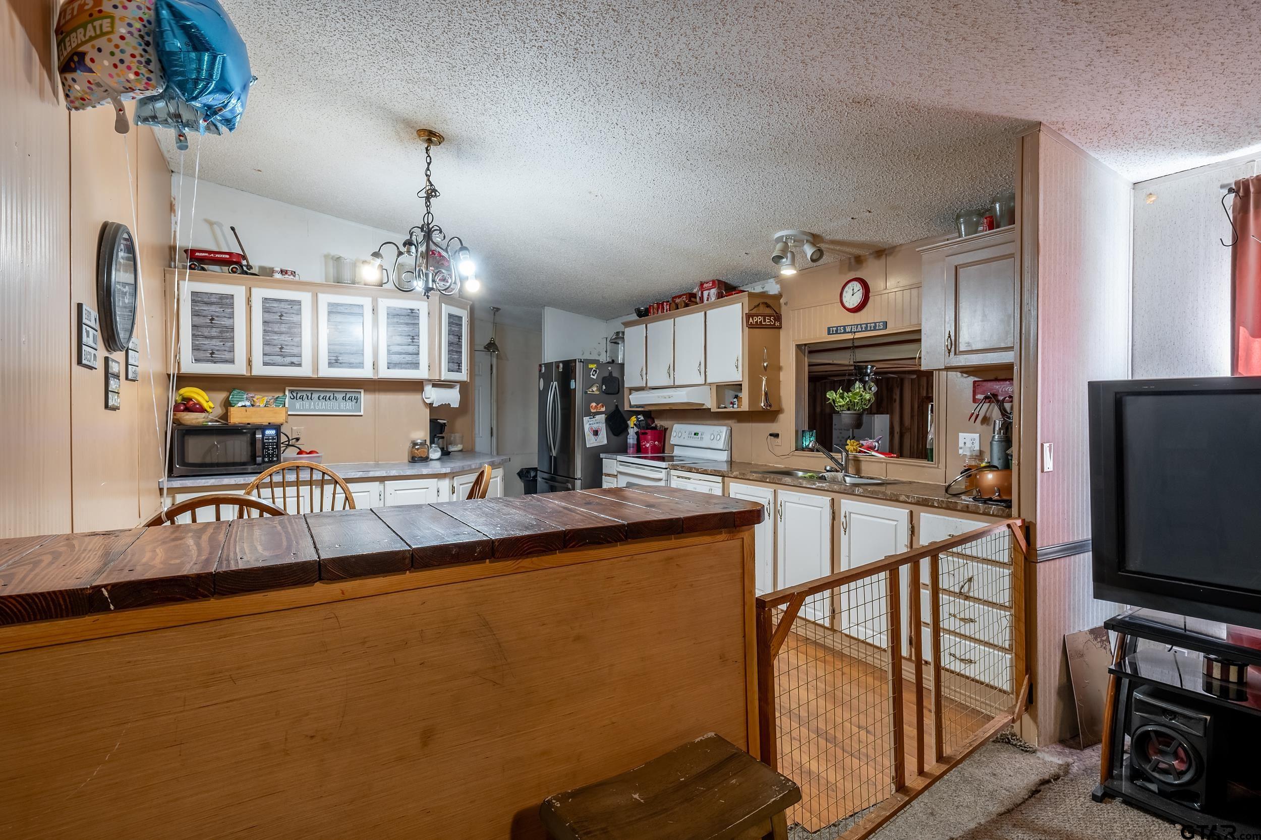 6254 W Us Hwy 79 Property Photo 8