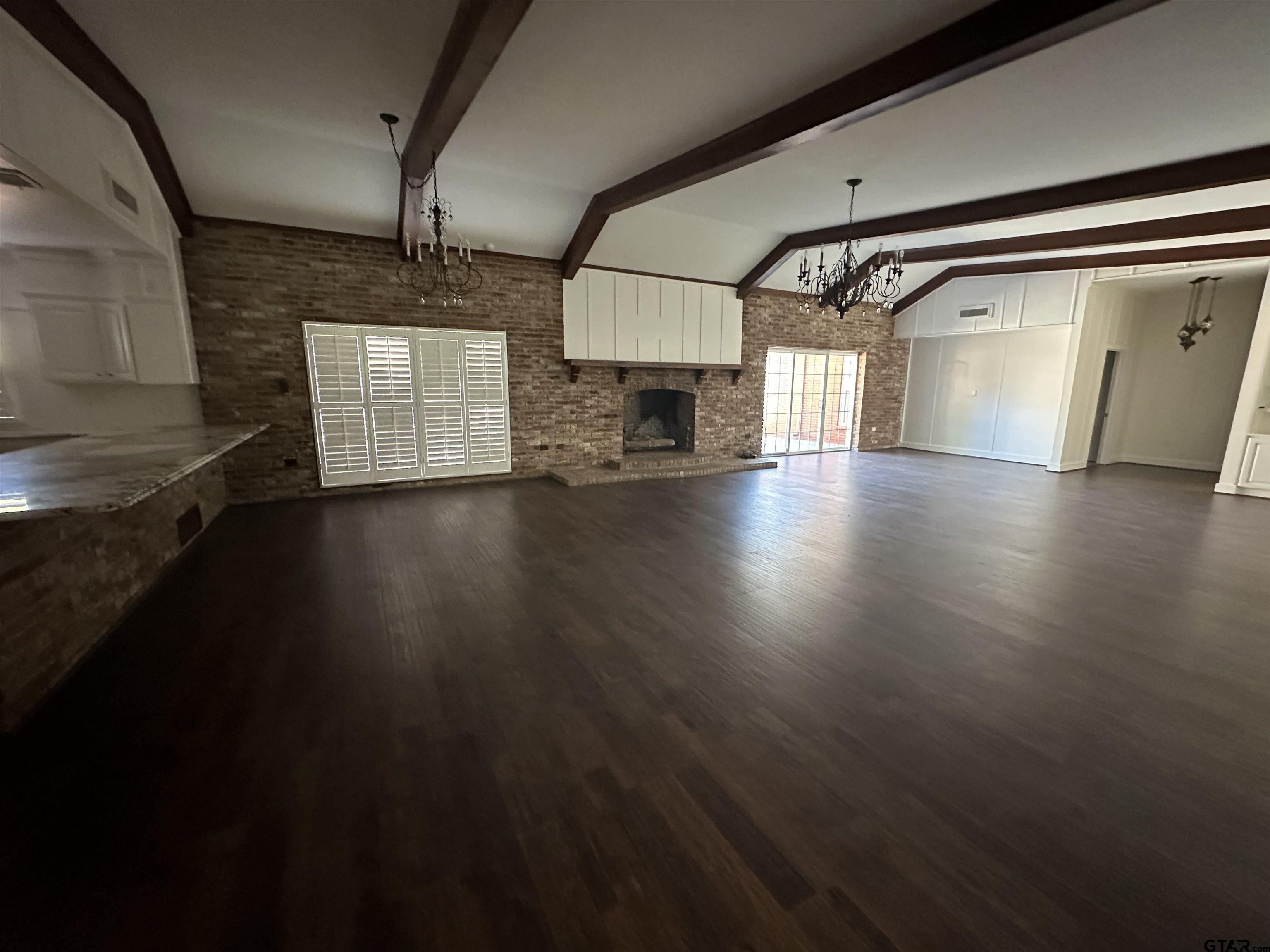 1212 Hillcrest Property Photo 5