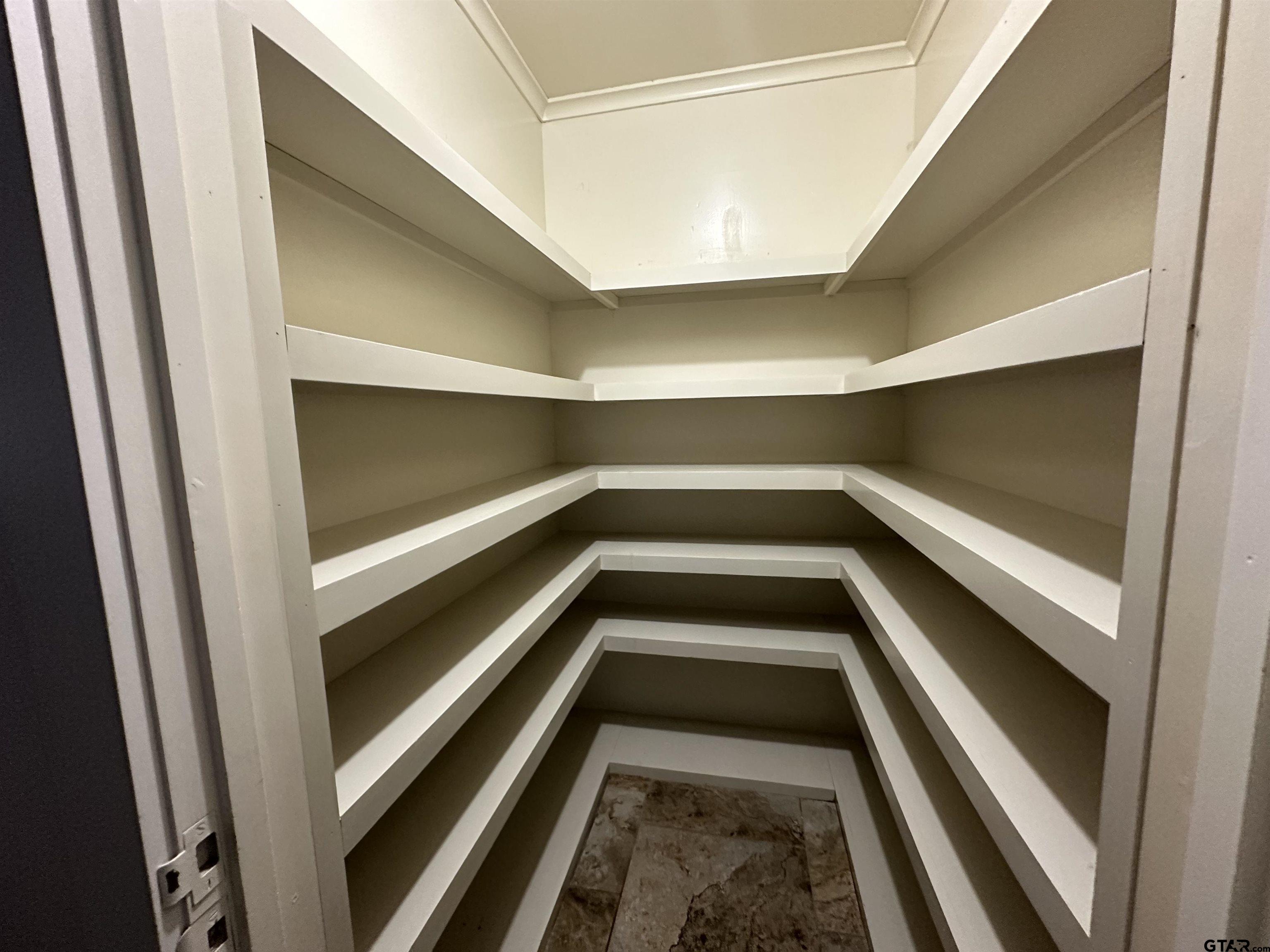 1212 Hillcrest Property Photo 14