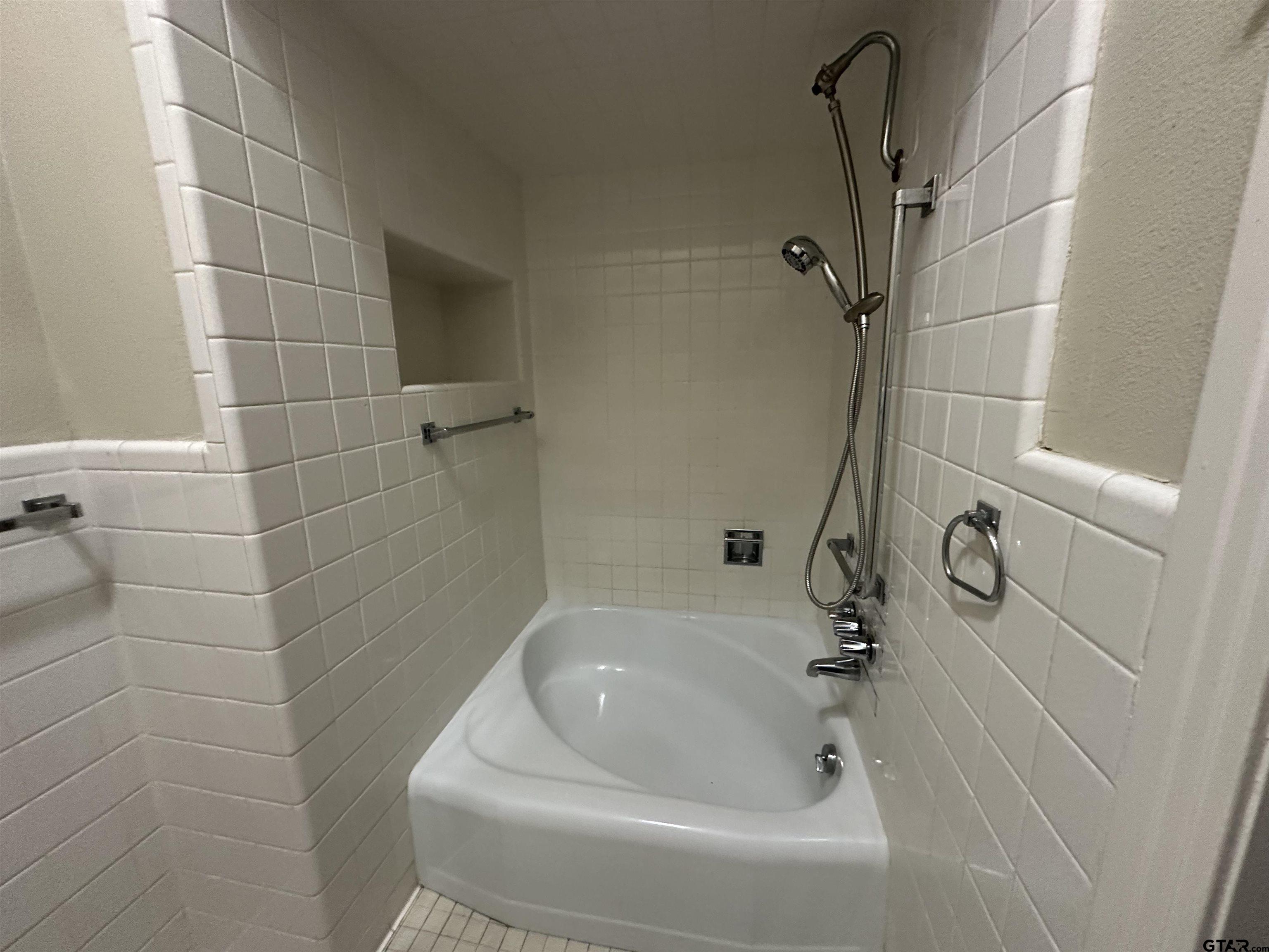 1212 Hillcrest Property Photo 22