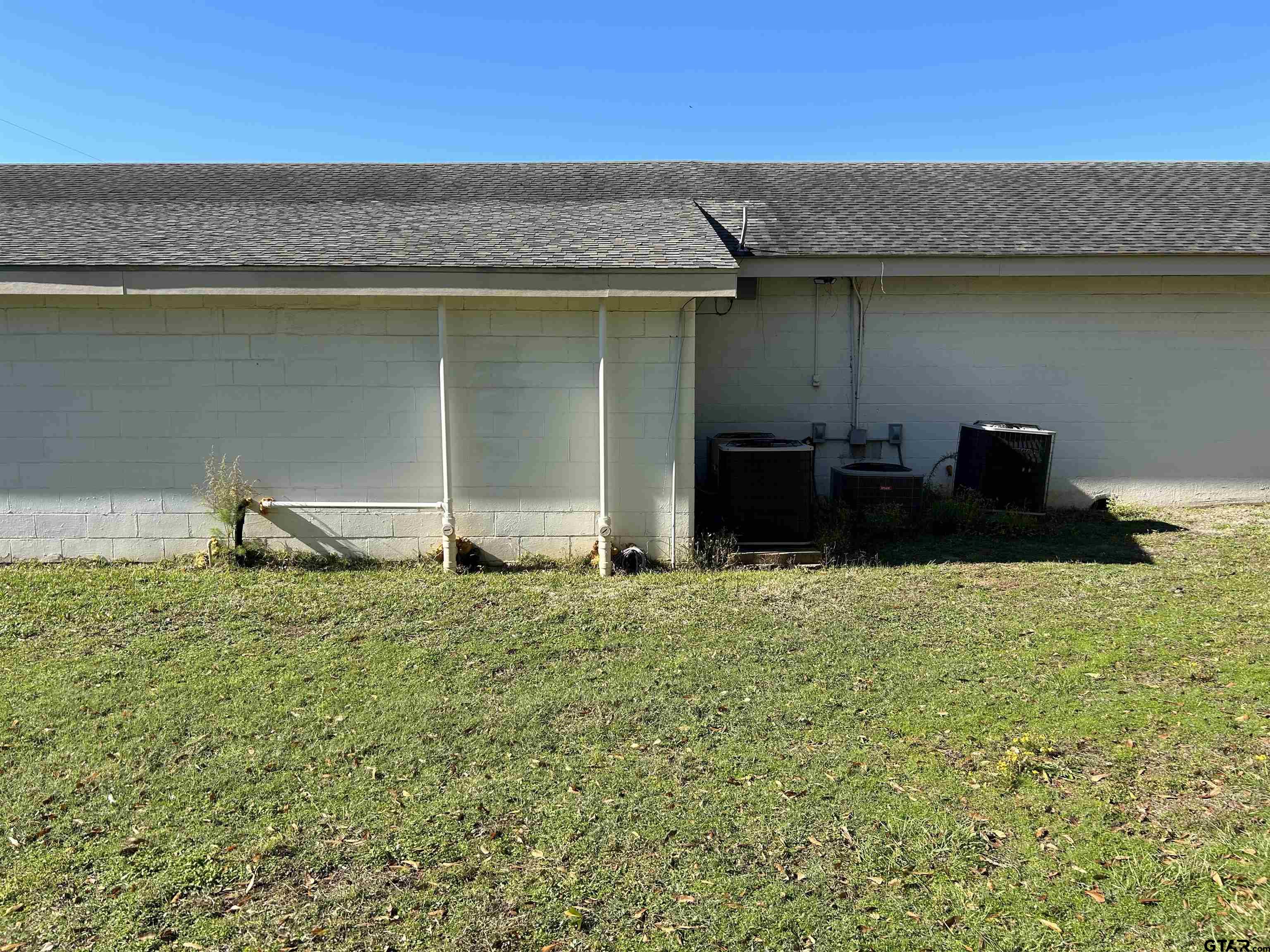 201 Ragland St Property Photo 4