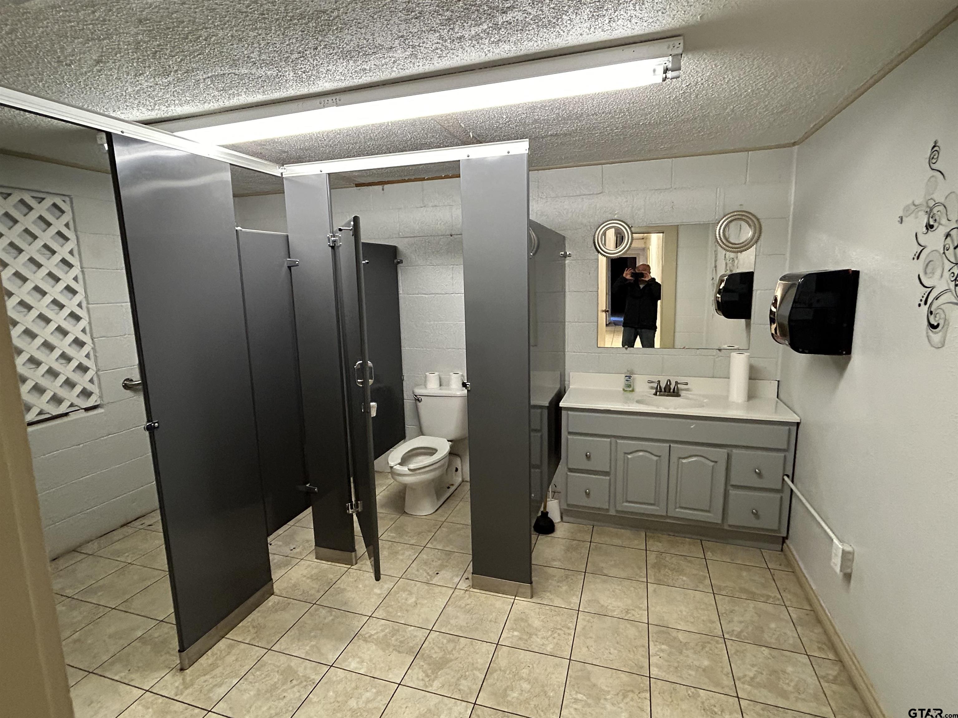 201 Ragland St Property Photo 15