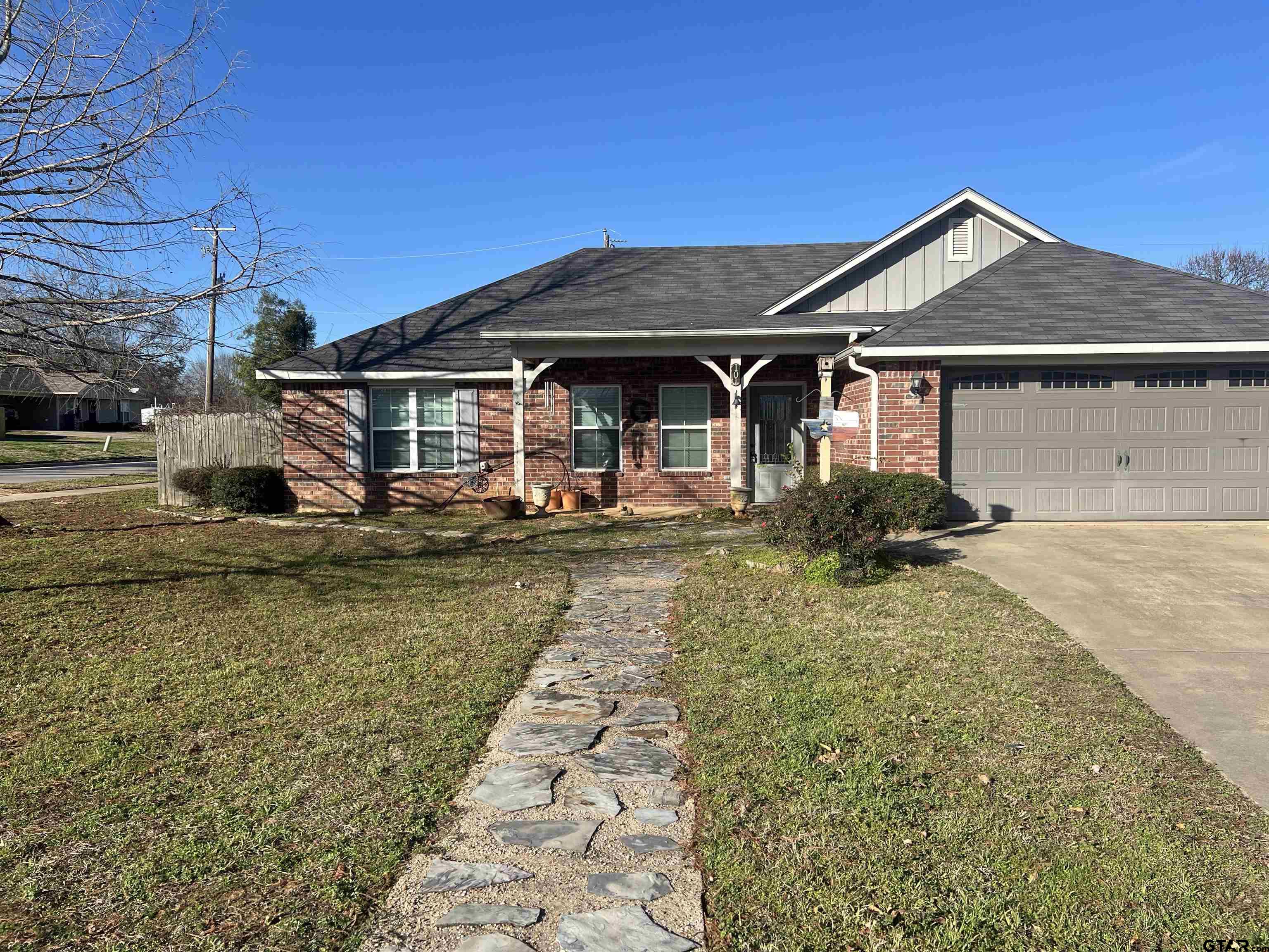 101 Bristol Circle Property Photo