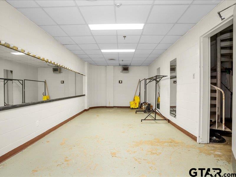 1819 W Spring St Property Photo 3