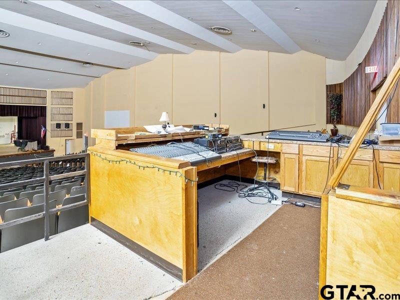 1819 W Spring St Property Photo 28
