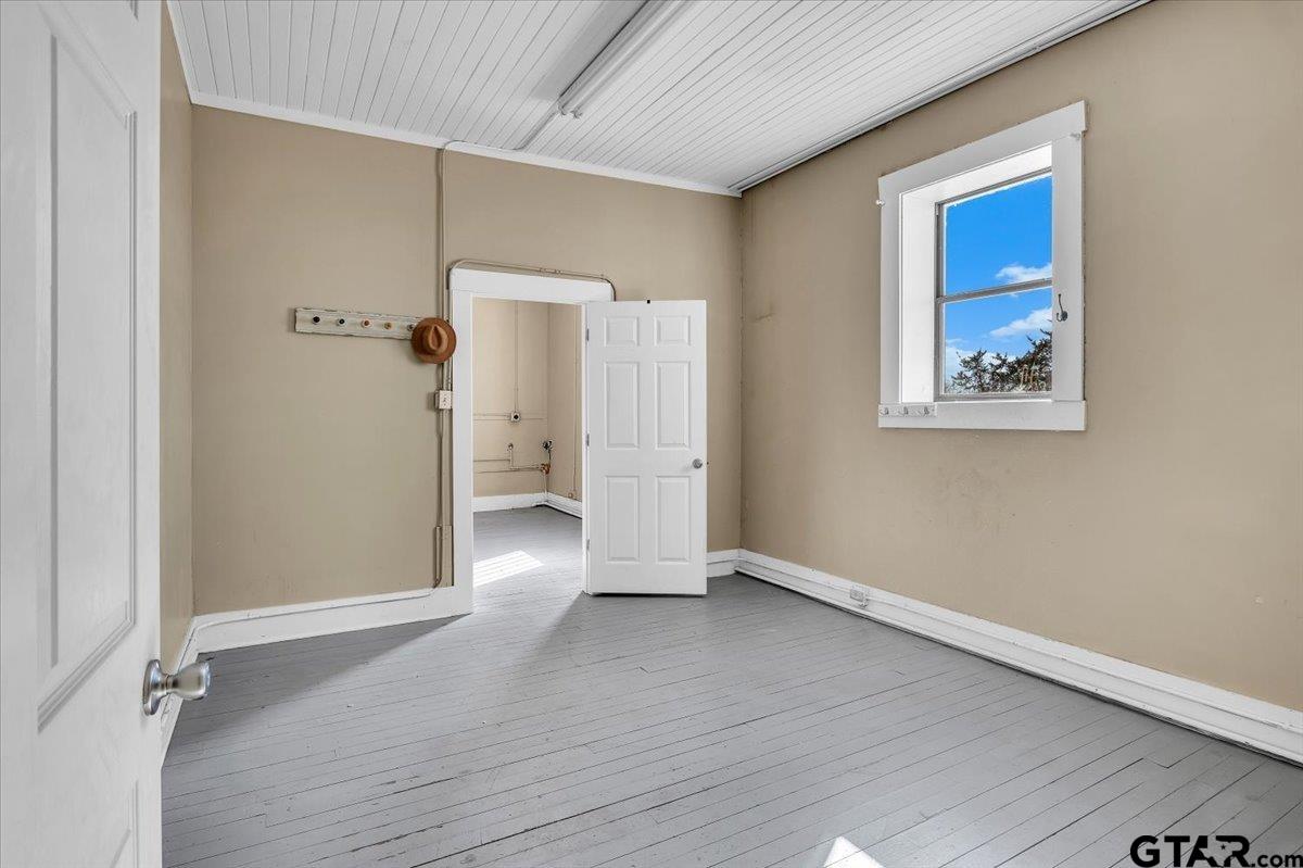 121 S Henderson Street Property Photo 23